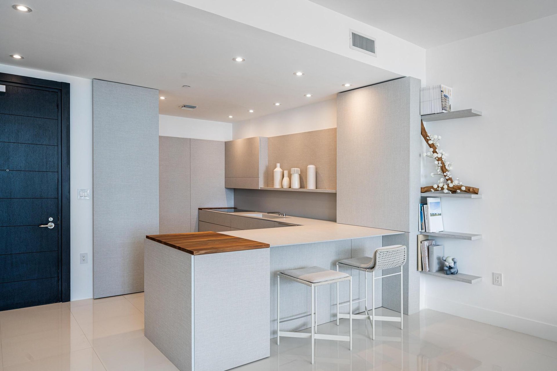 Epic Residences, #4704