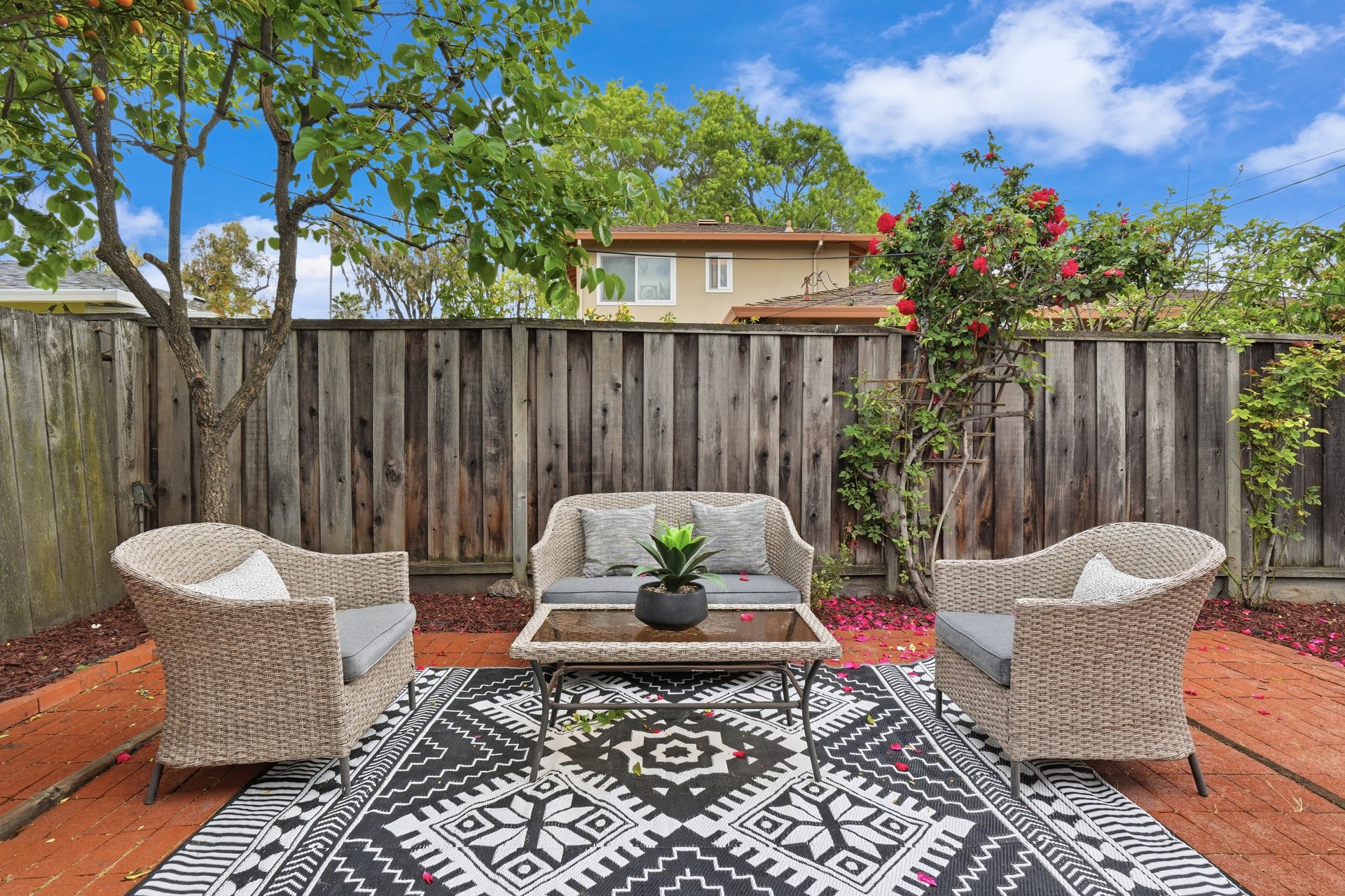 3240 Santa Maria Avenue