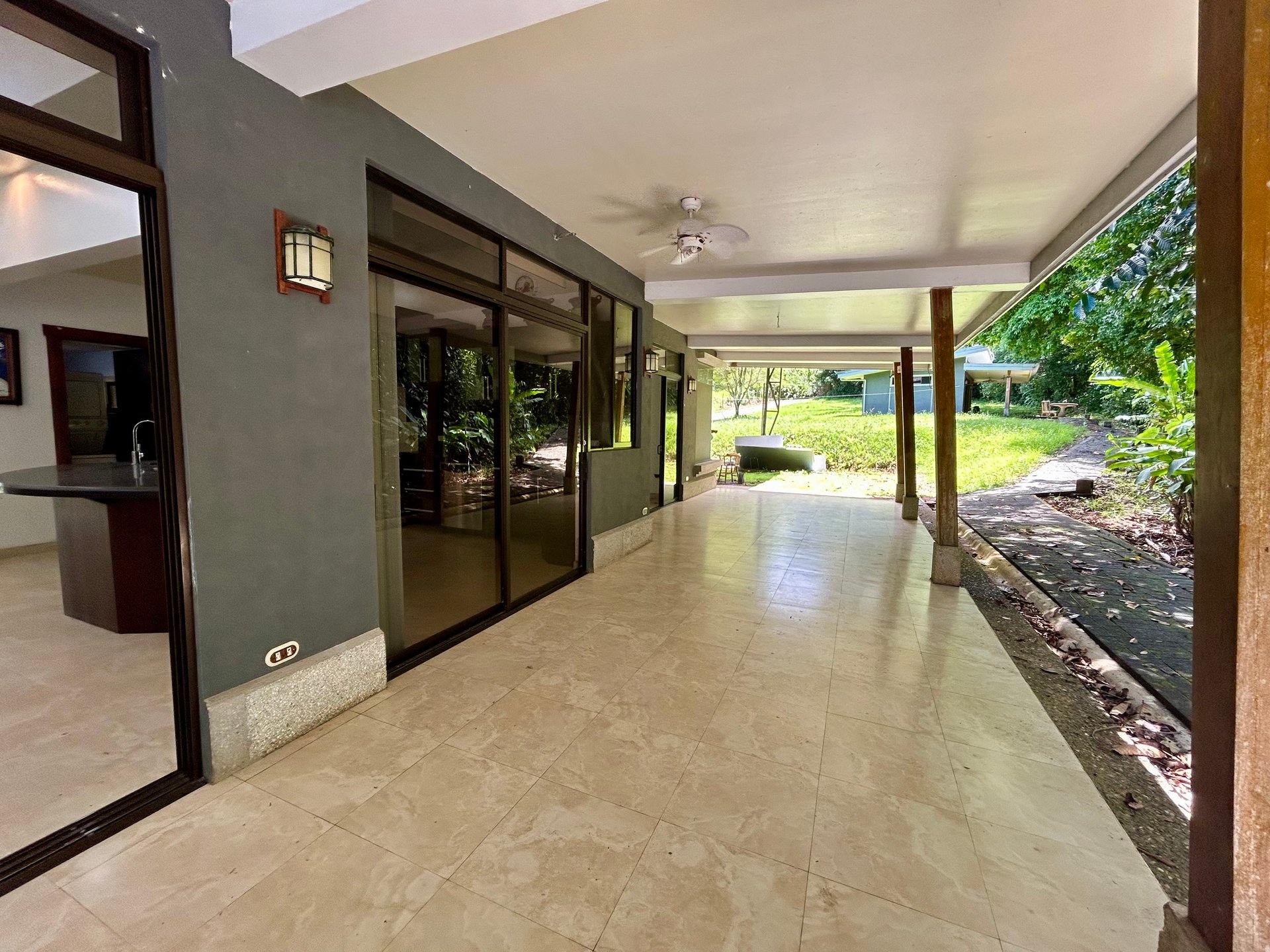 Fixer-Upper Home with an studio Office in Palmar Norte on a 7.58 Acres Property