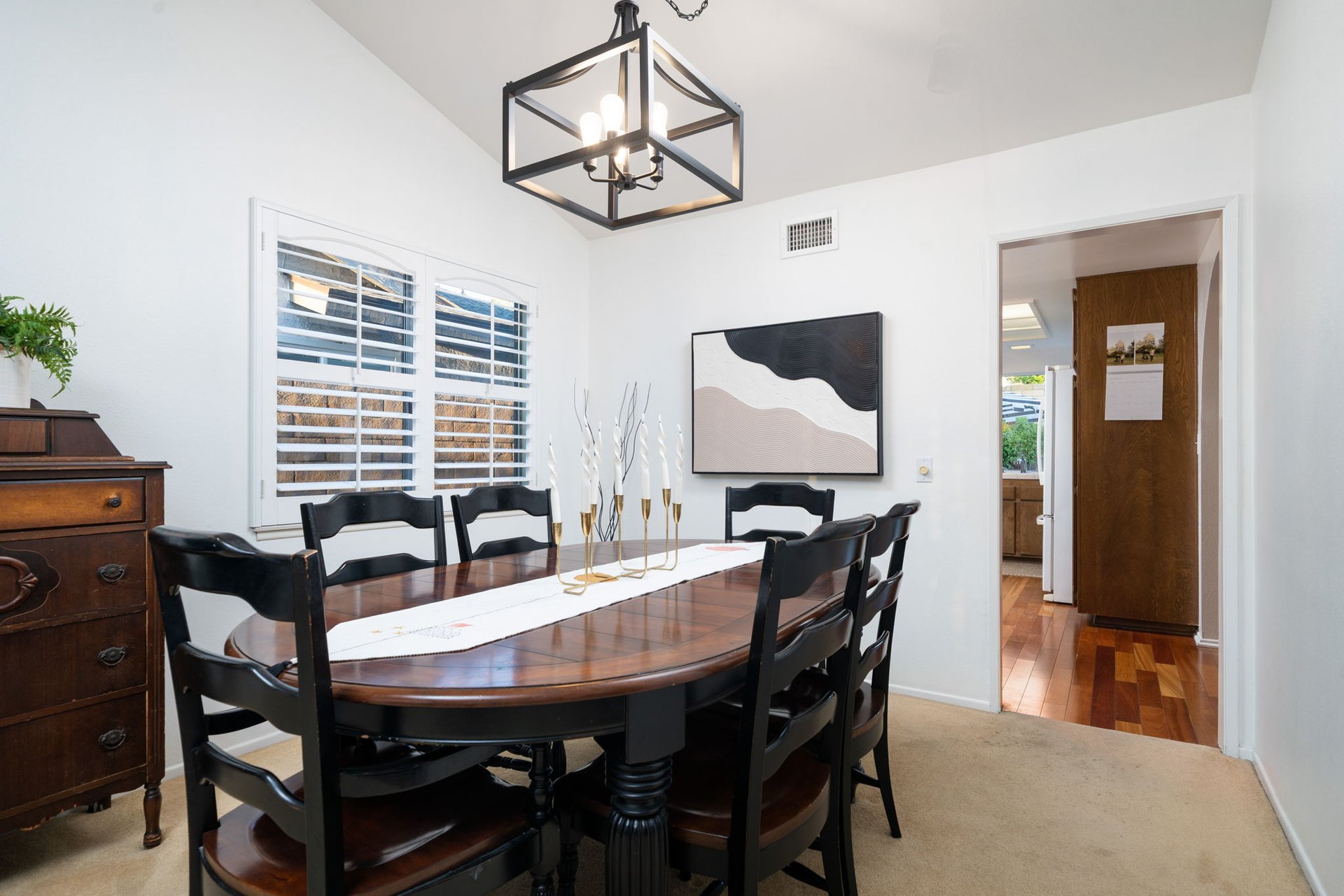 5022 N Burnaby