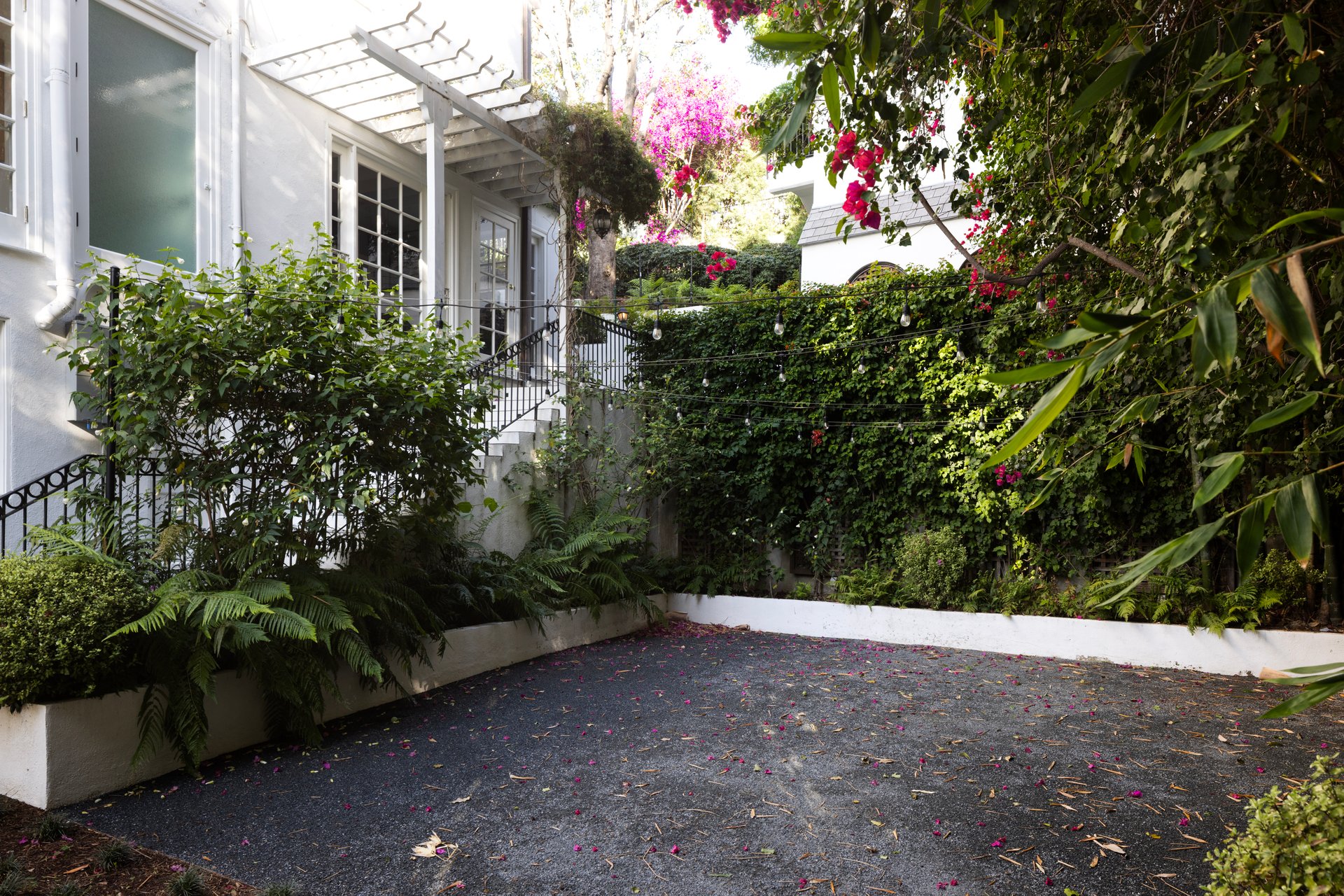 2558 Glendower Ave, Los Feliz