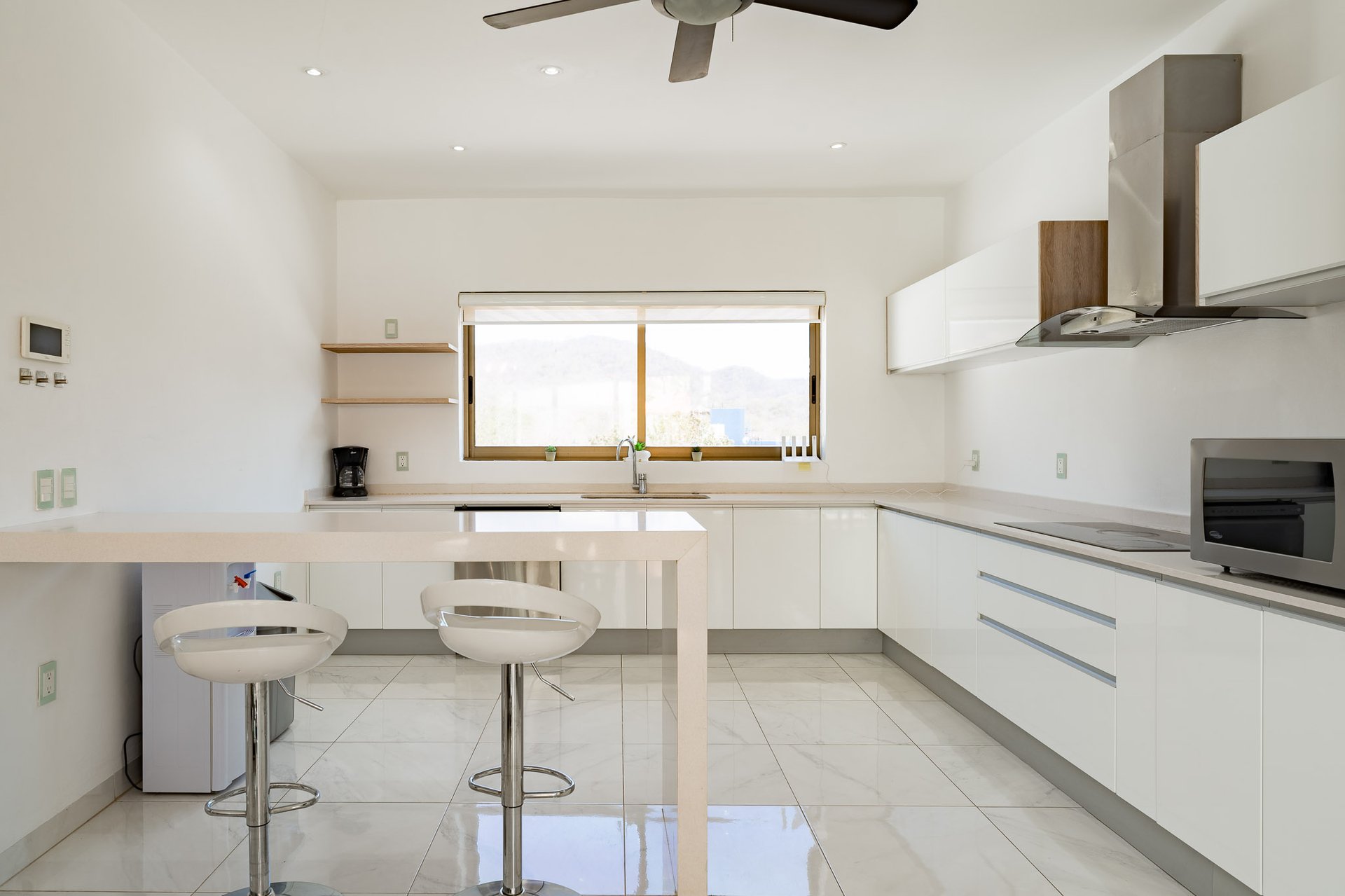 5 bedrooms, Single Family Homes, Villa de Caballos