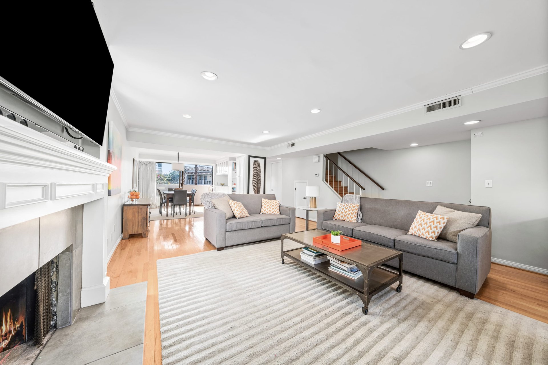 1115 19th St #8, North of Wilshire