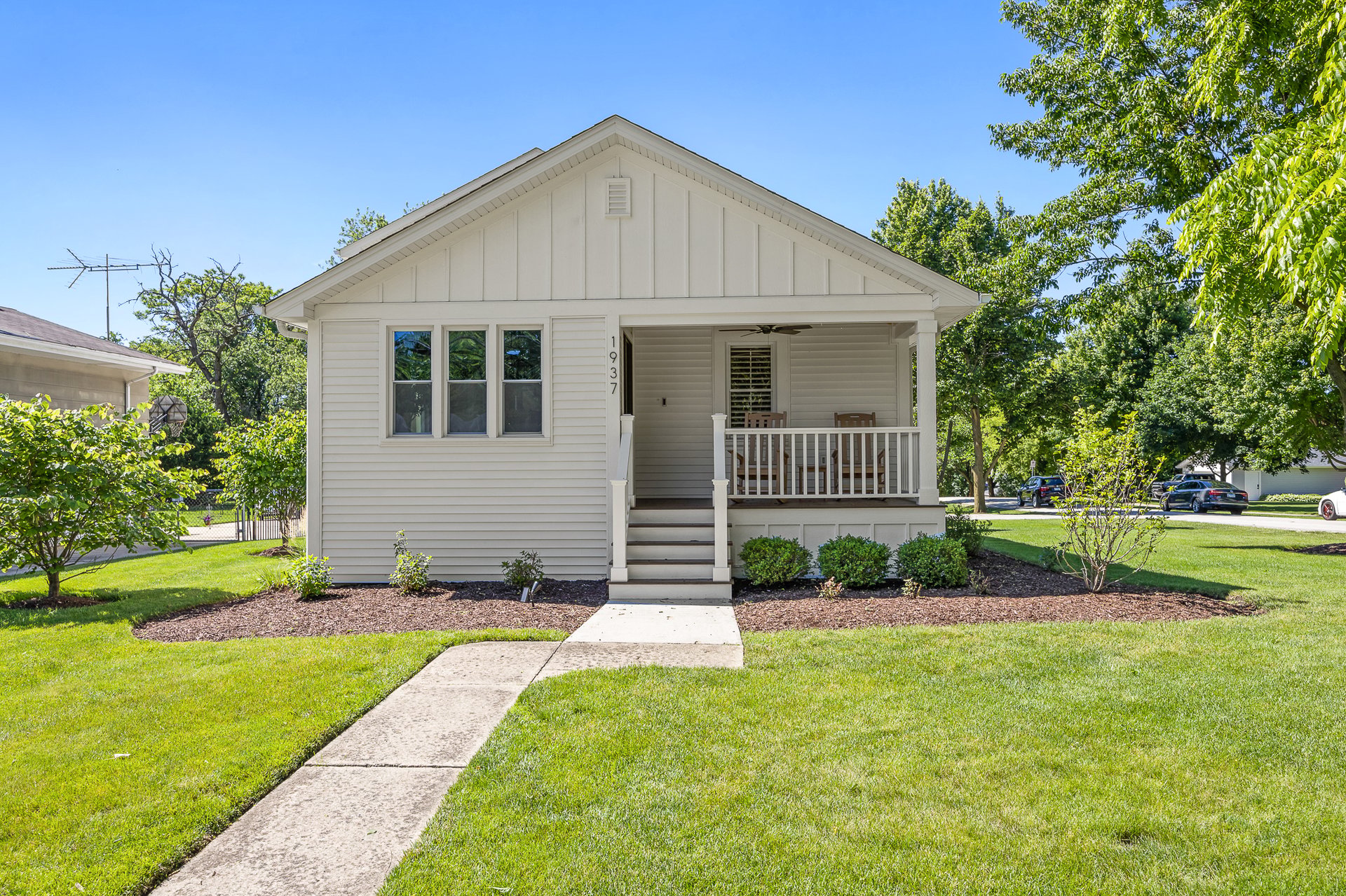 1937 Hitchcock Ave 
