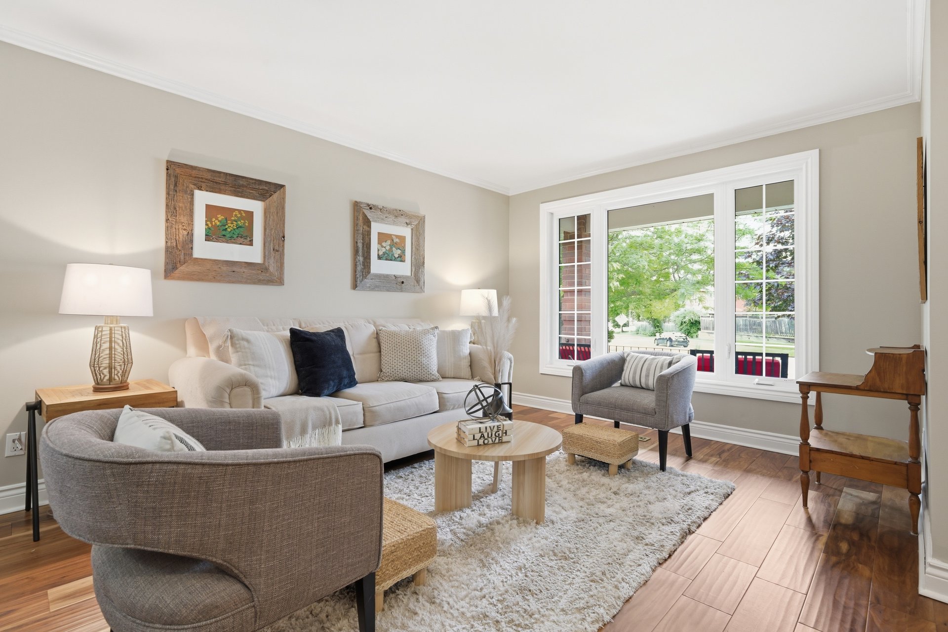 Spacious River Oaks Backsplit