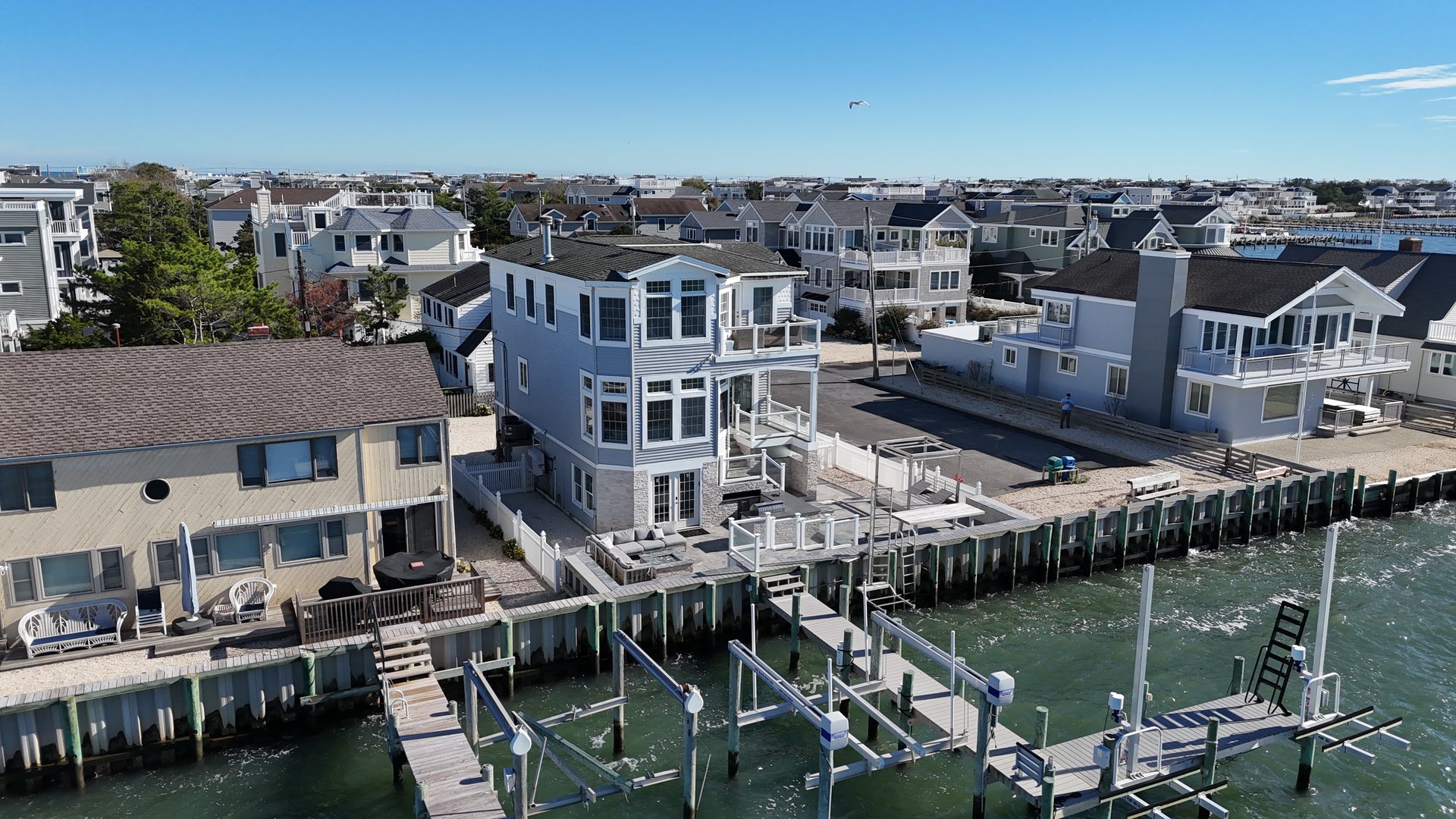 83 W California Avenue