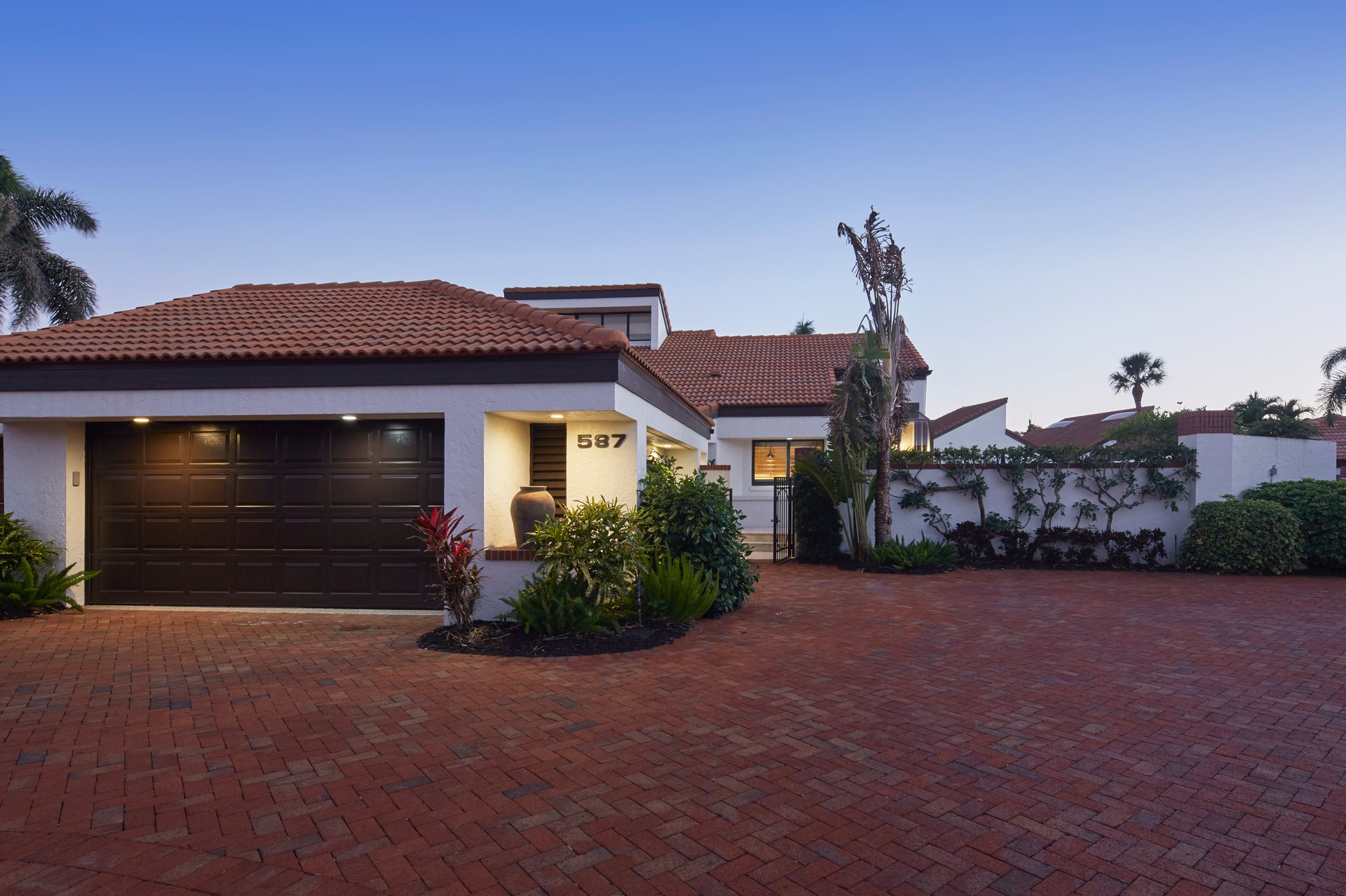BAY VILLAS