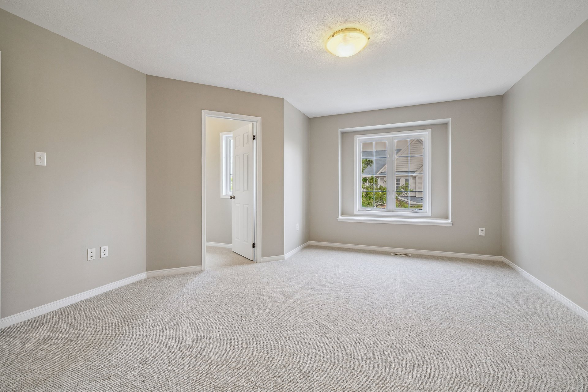Freehold Townhouse on Quiet Court
