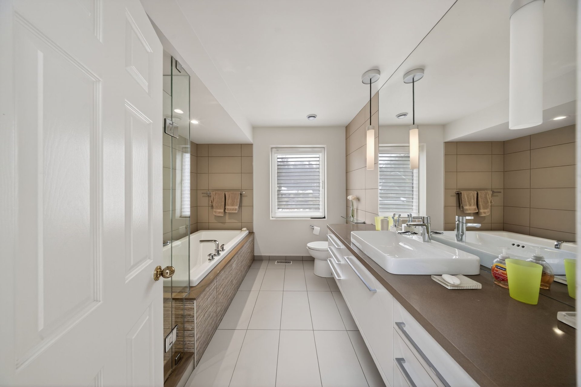 SOLD: Luxurious Country Living In The City