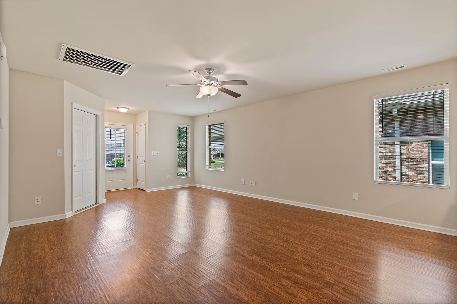 MADISON CITY SCHOOLS! Charming Home in a Great Location!
