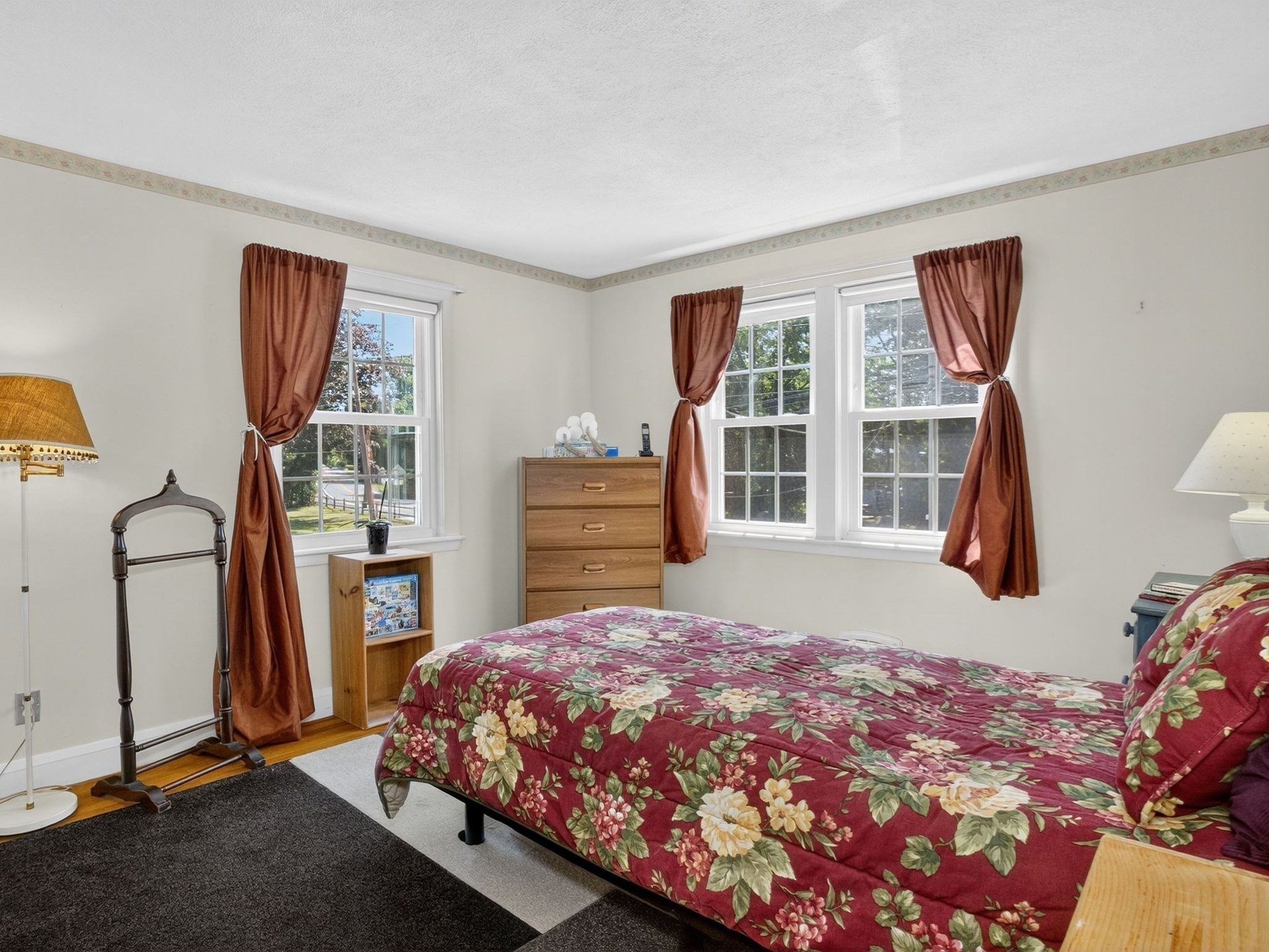 341 Pleasant St