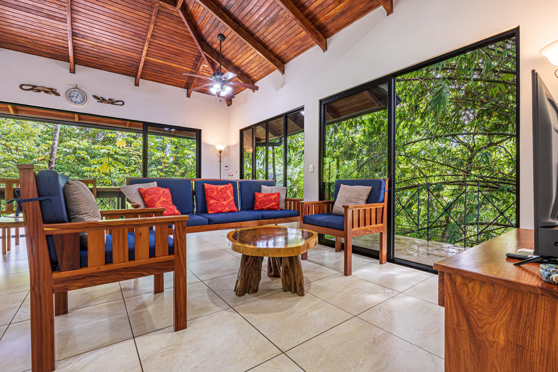 Tropical Villa in Canto del Mar | Walk to Dominicalito Beach