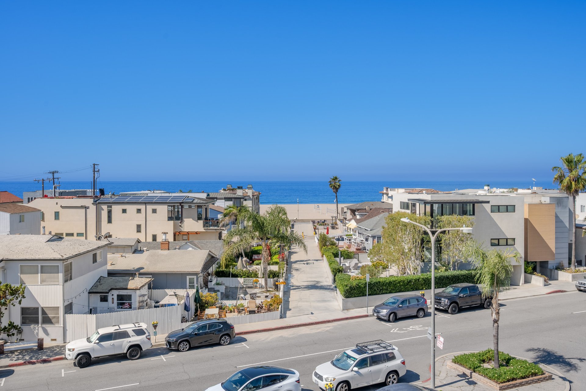 2056 Hermosa Ave 