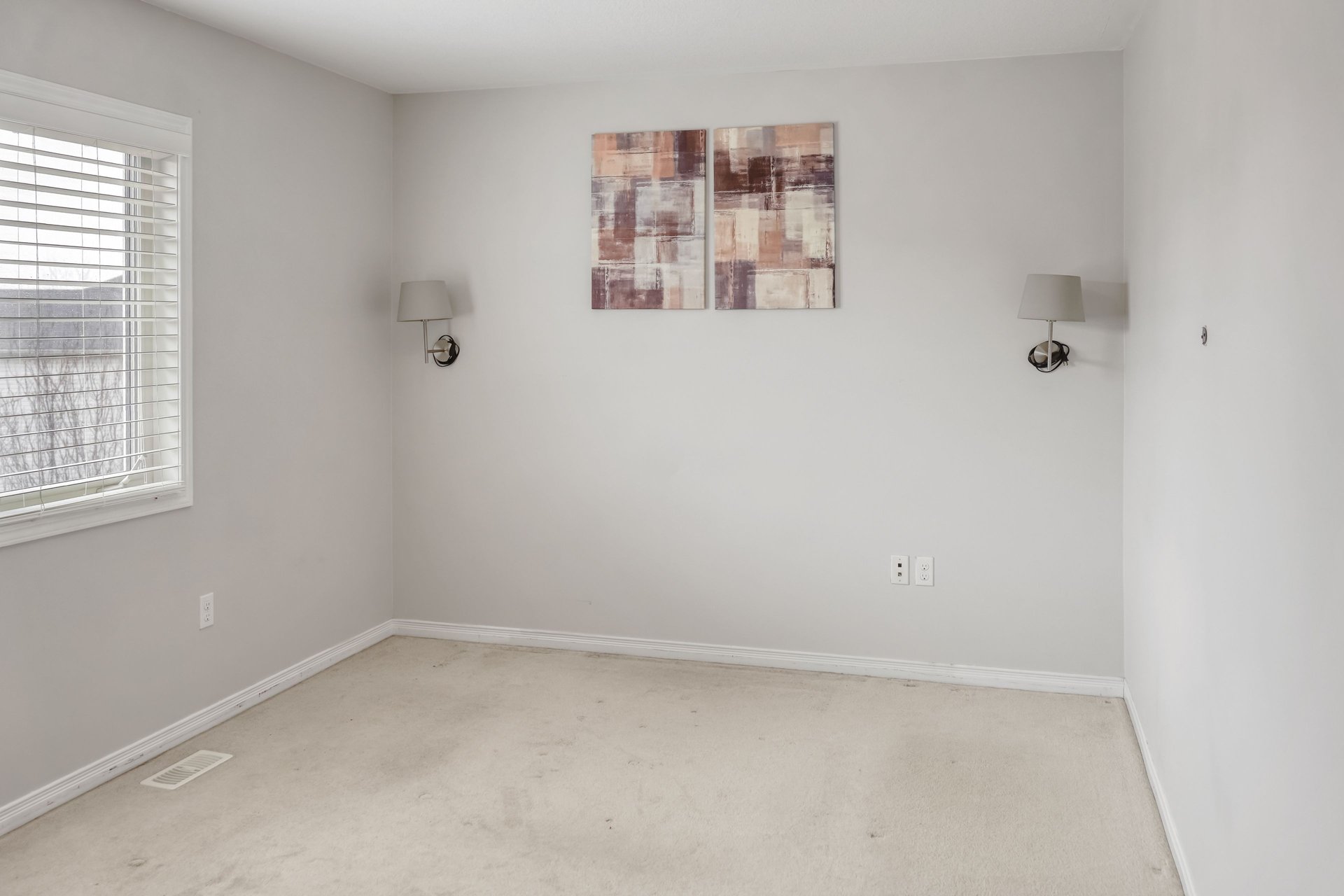 30 Staines St