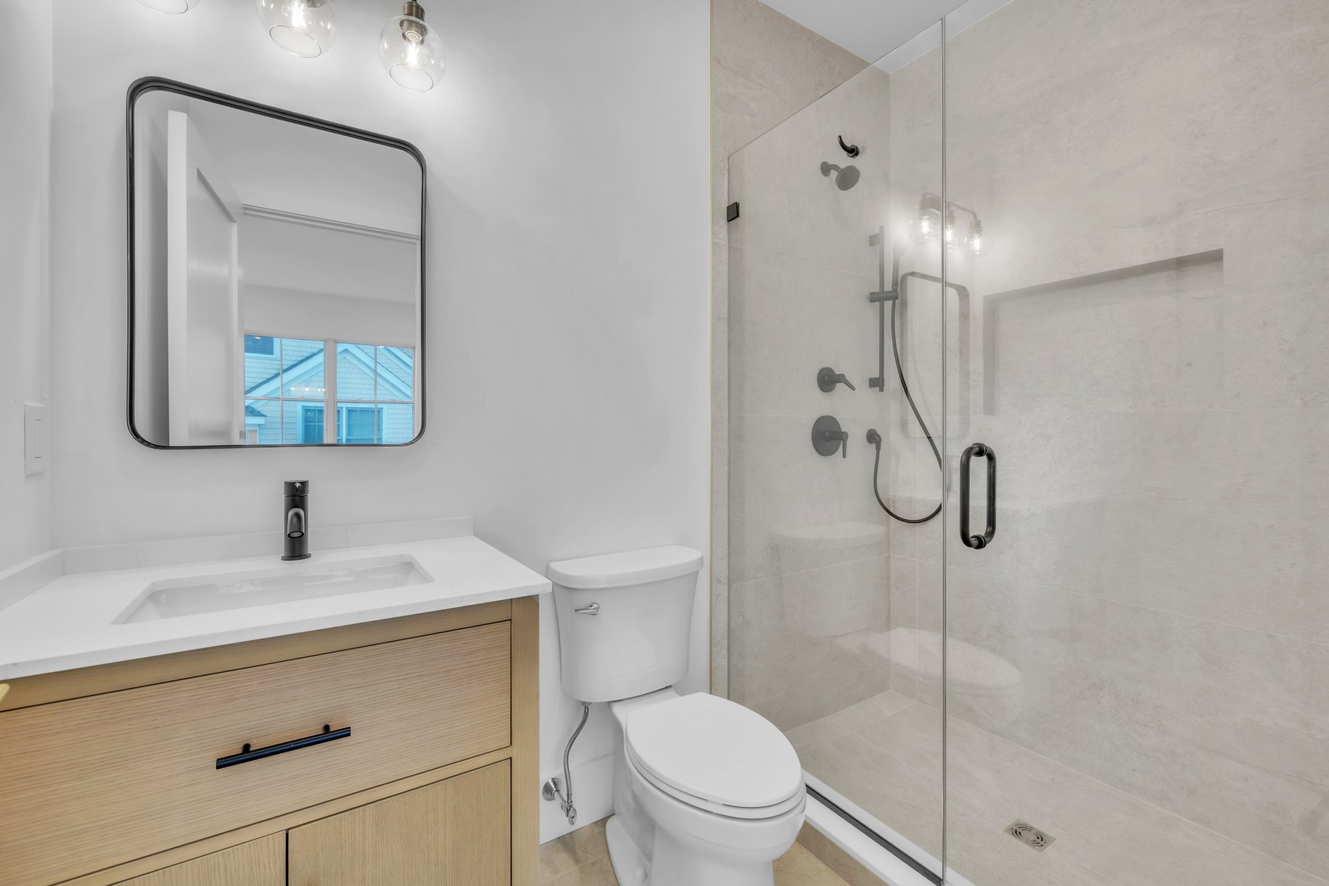 East Ave, Unit B 