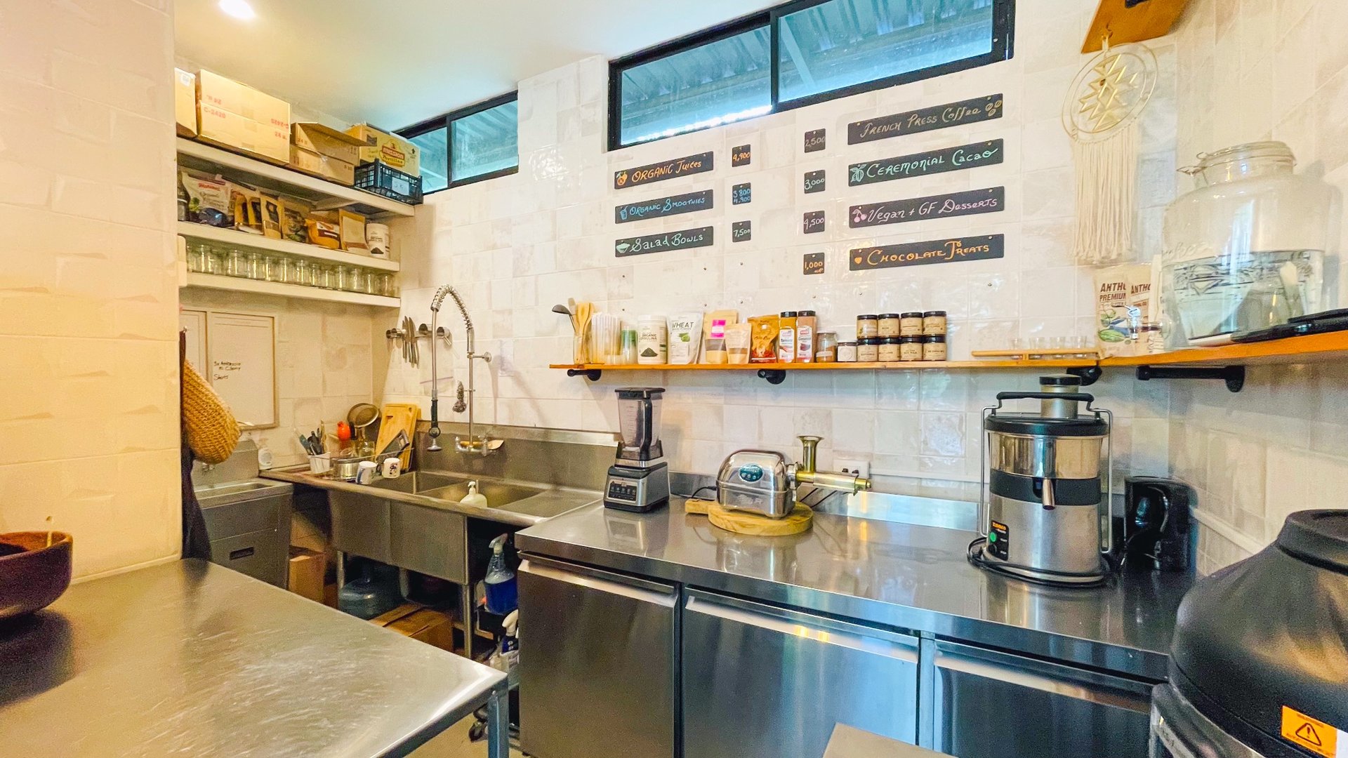 Juice Bar for Sale in Ojochal, Costa Rica | Turnkey Business Opportunity