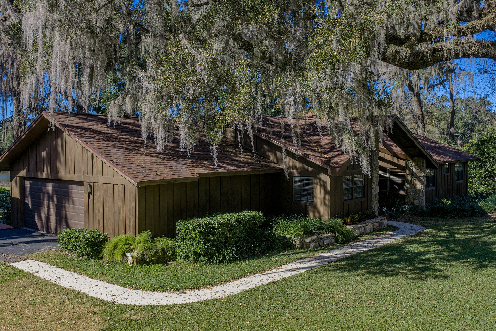 11045 FORT KING RD