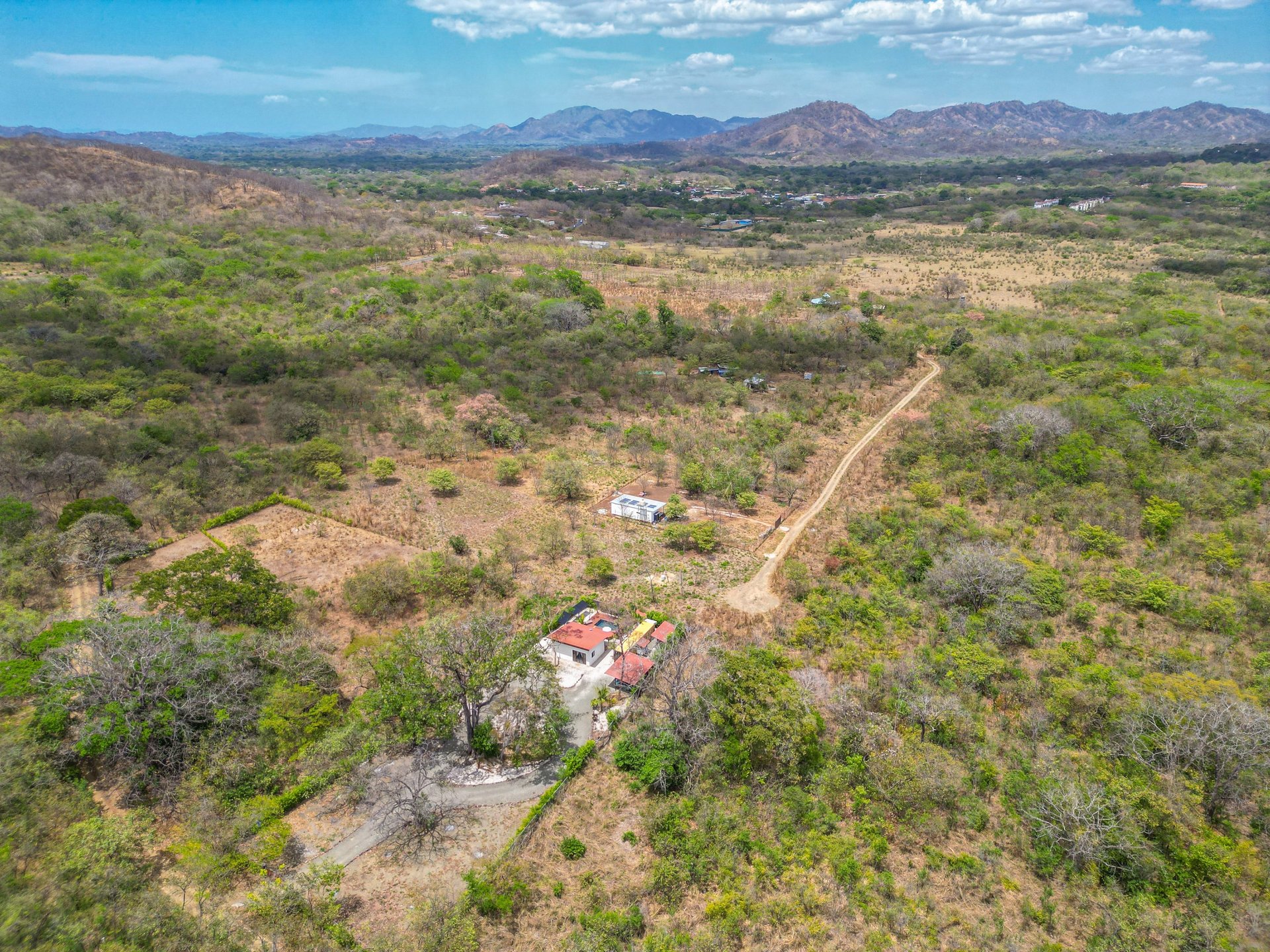 Casa Jaramillo | Eco-Friendly Property with Guest Studio & Solar Power – Near Tamarindo