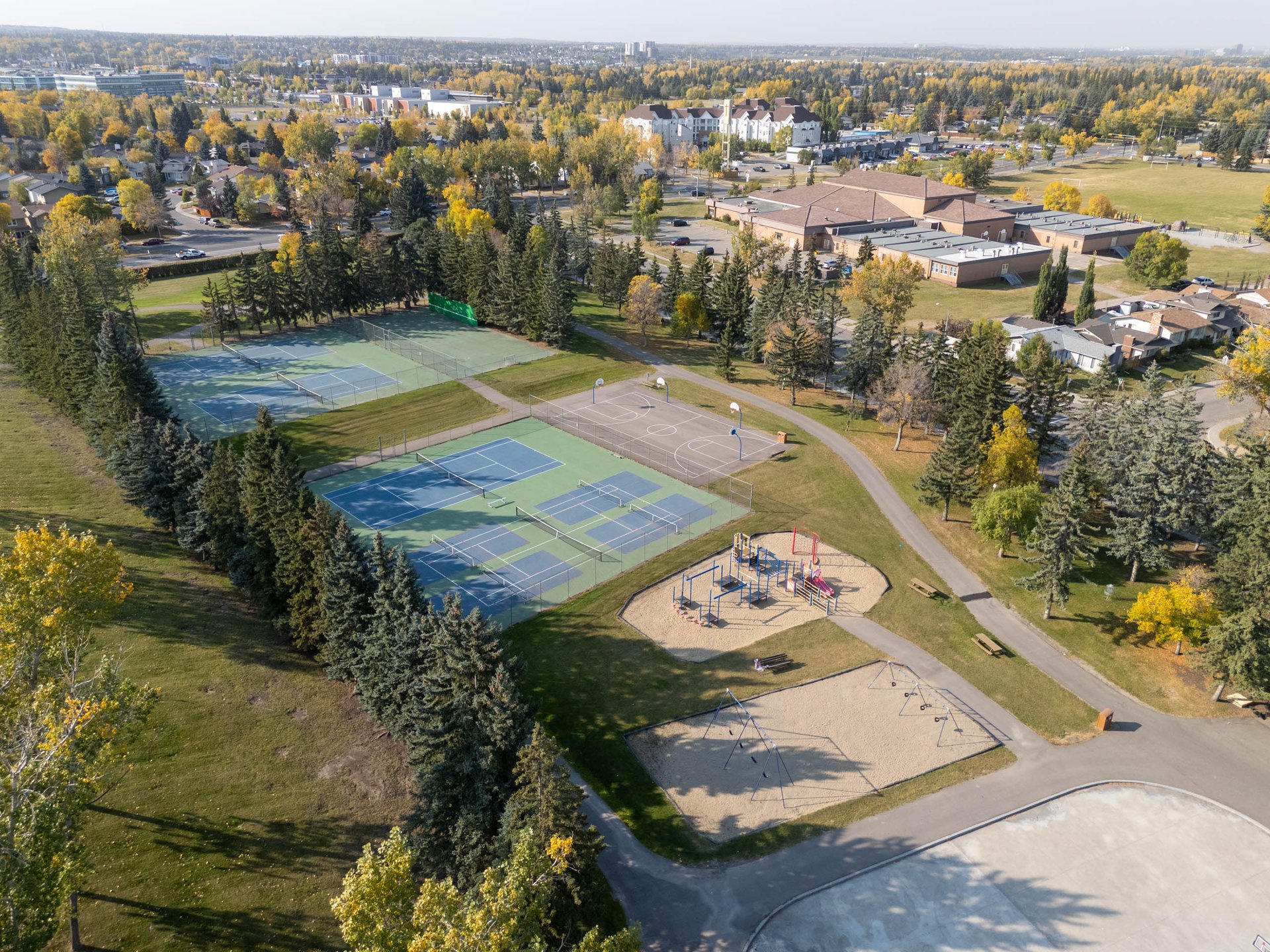 128 Sunvista Close SE