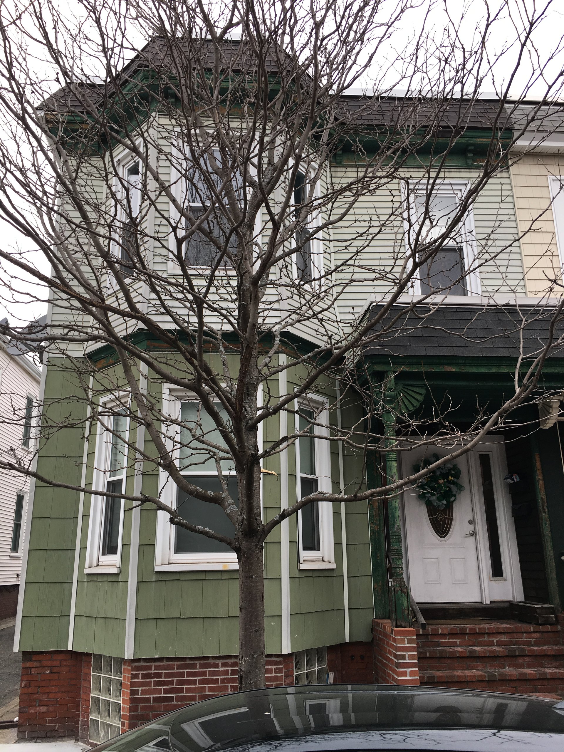 504 E 6th St