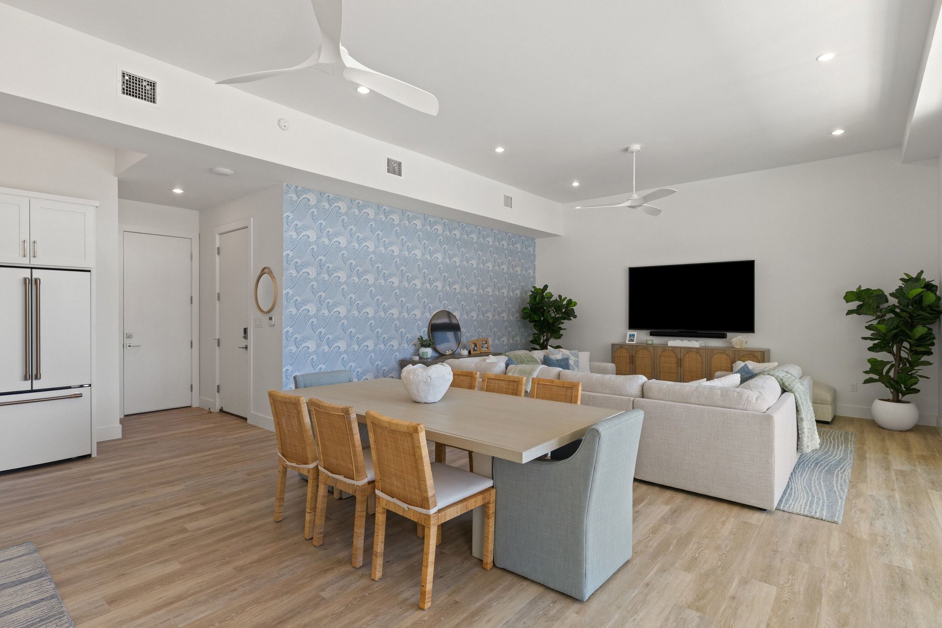 1209 Edgewater Drive