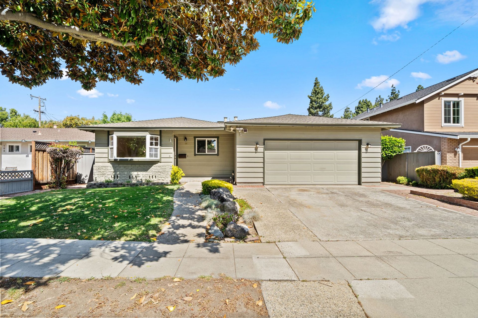 96 Lavonne Dr