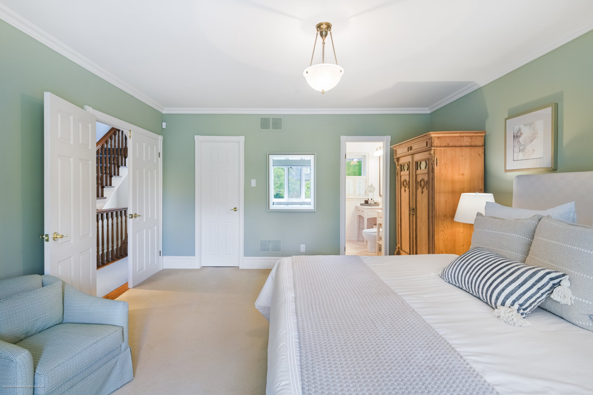 Moore Park 5 Bedroom on Lush Lot