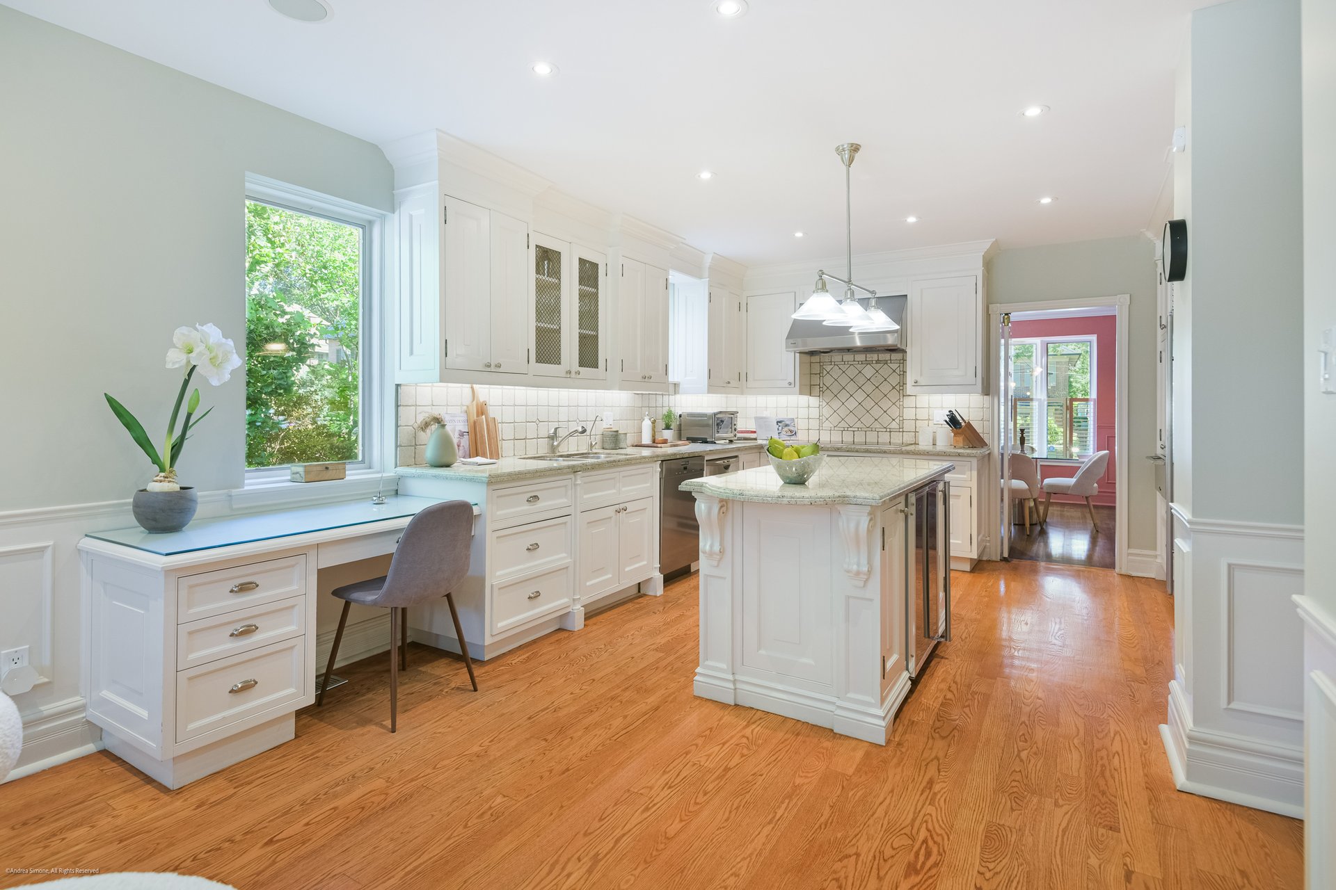 Moore Park 5 Bedroom on Lush Lot