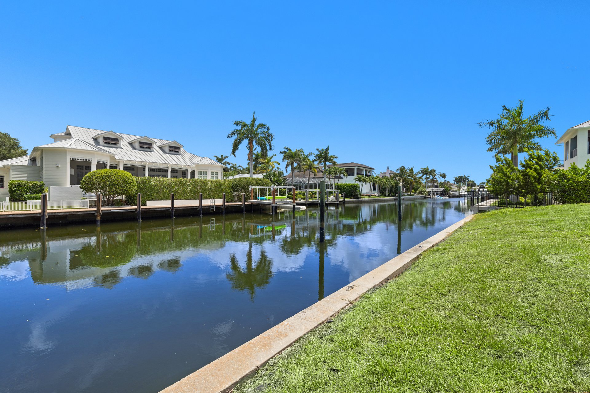 AQUALANE SHORES