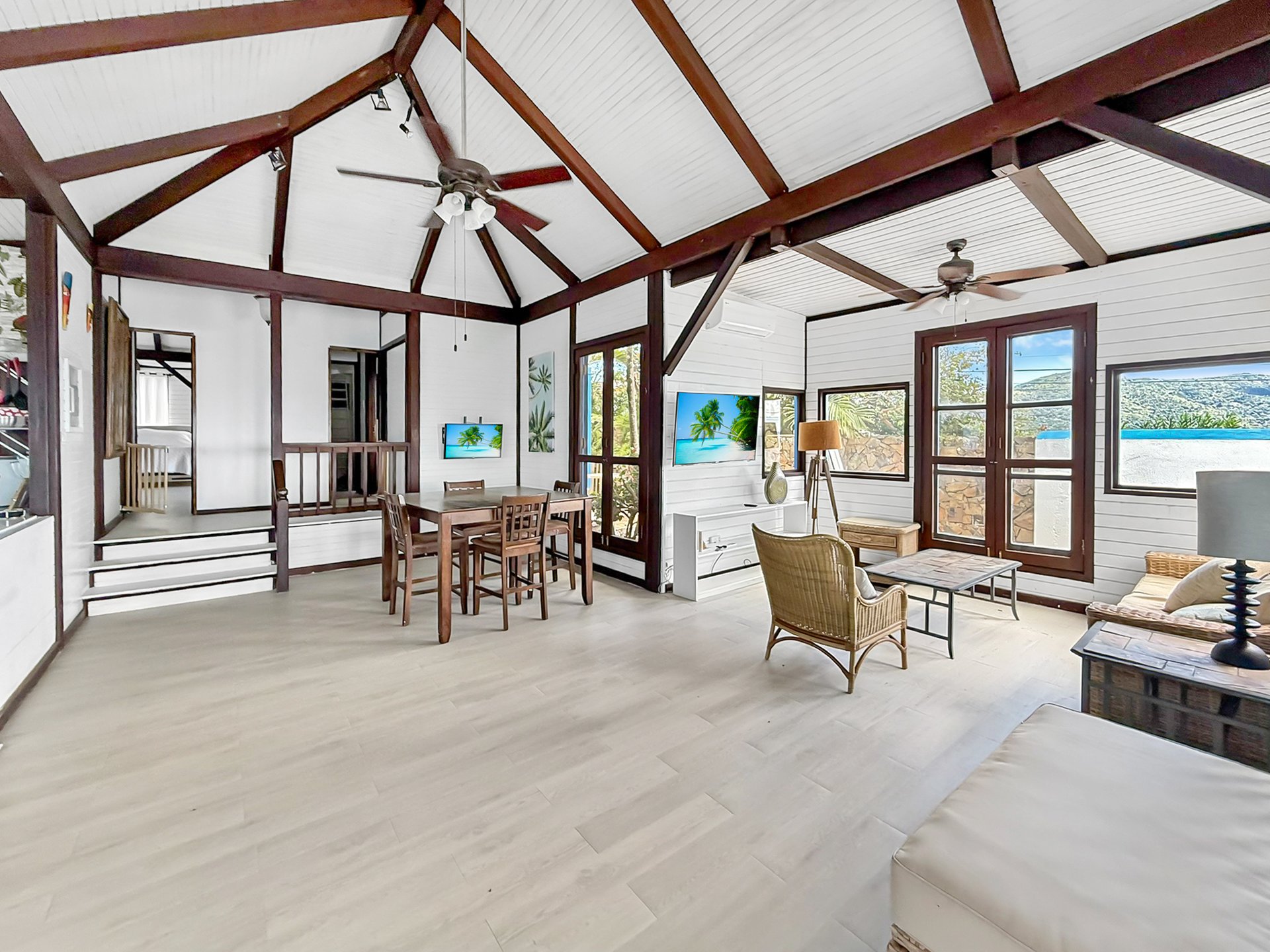 951 Casablanca-Luck Hill Standalone Home