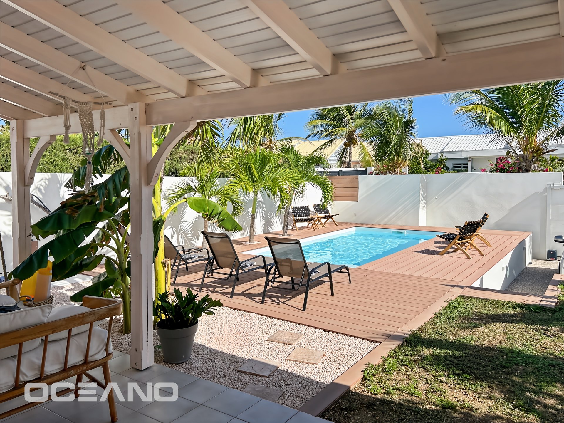 FOR SALE VILLA OYSTER POND