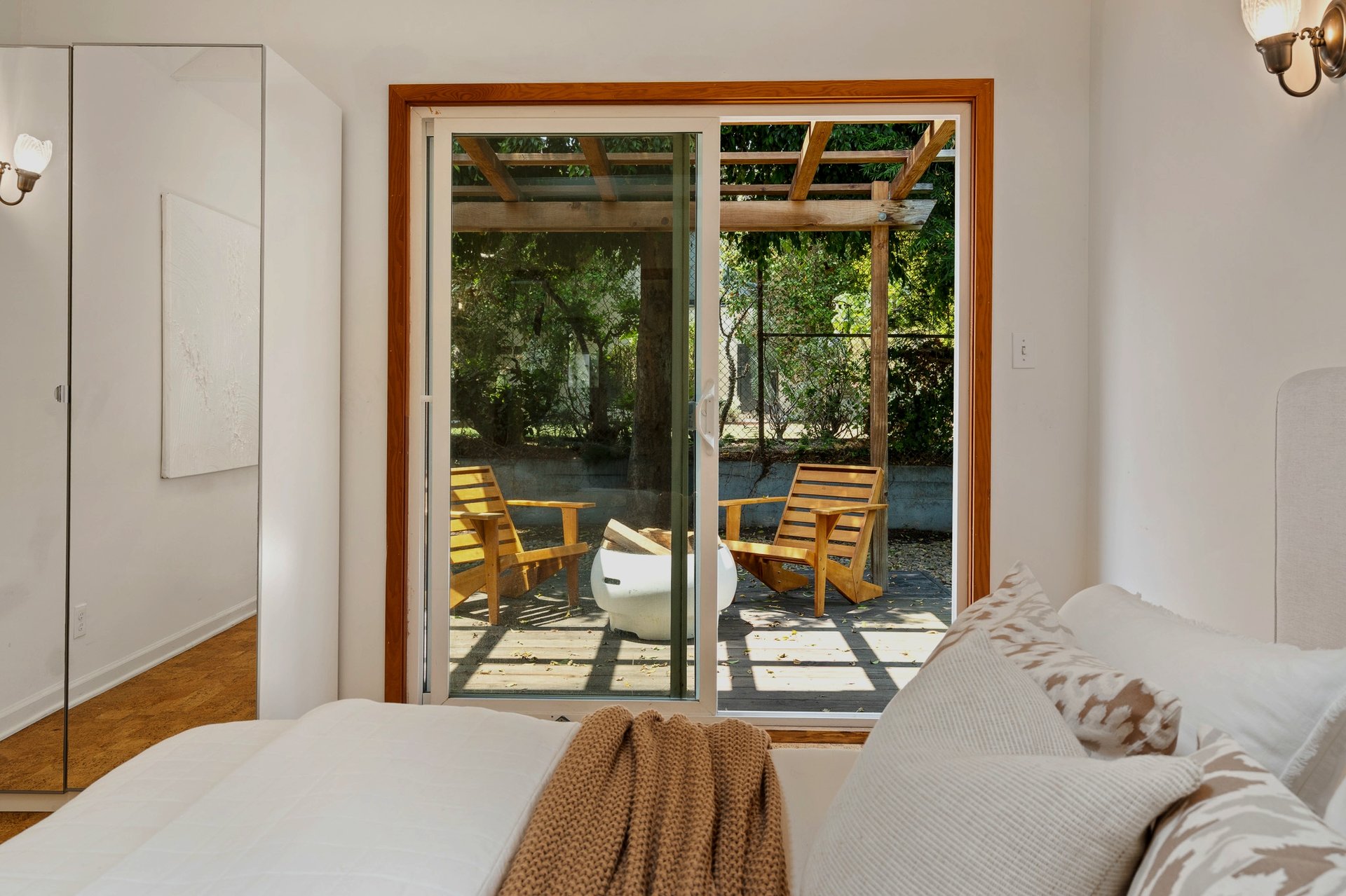 Re-imagined Quaint Country English with Guest House and Grand Rear Yard!