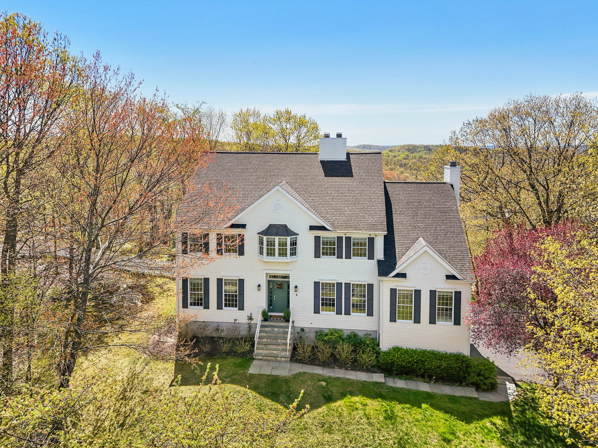 8 Deer Run Court