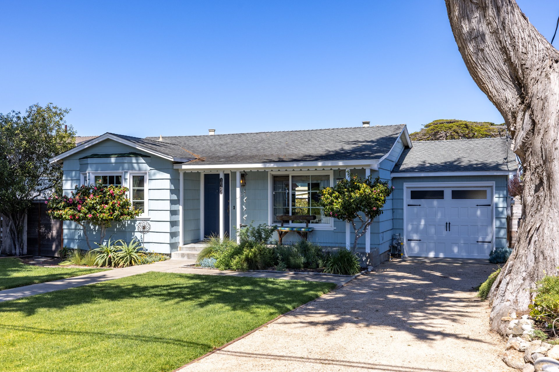 Charming Pacific Grove Cottage