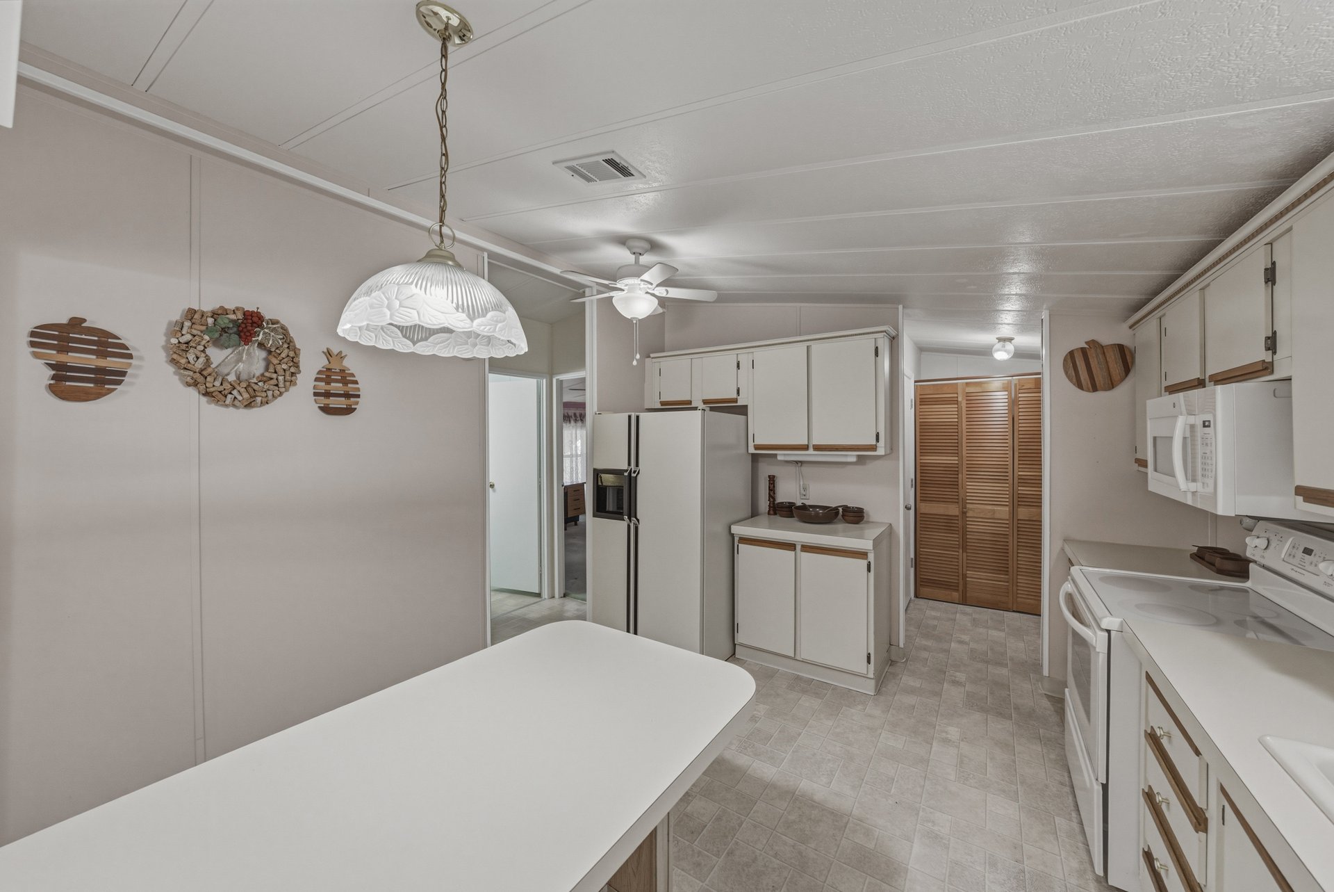 5556 RIVIERA DR