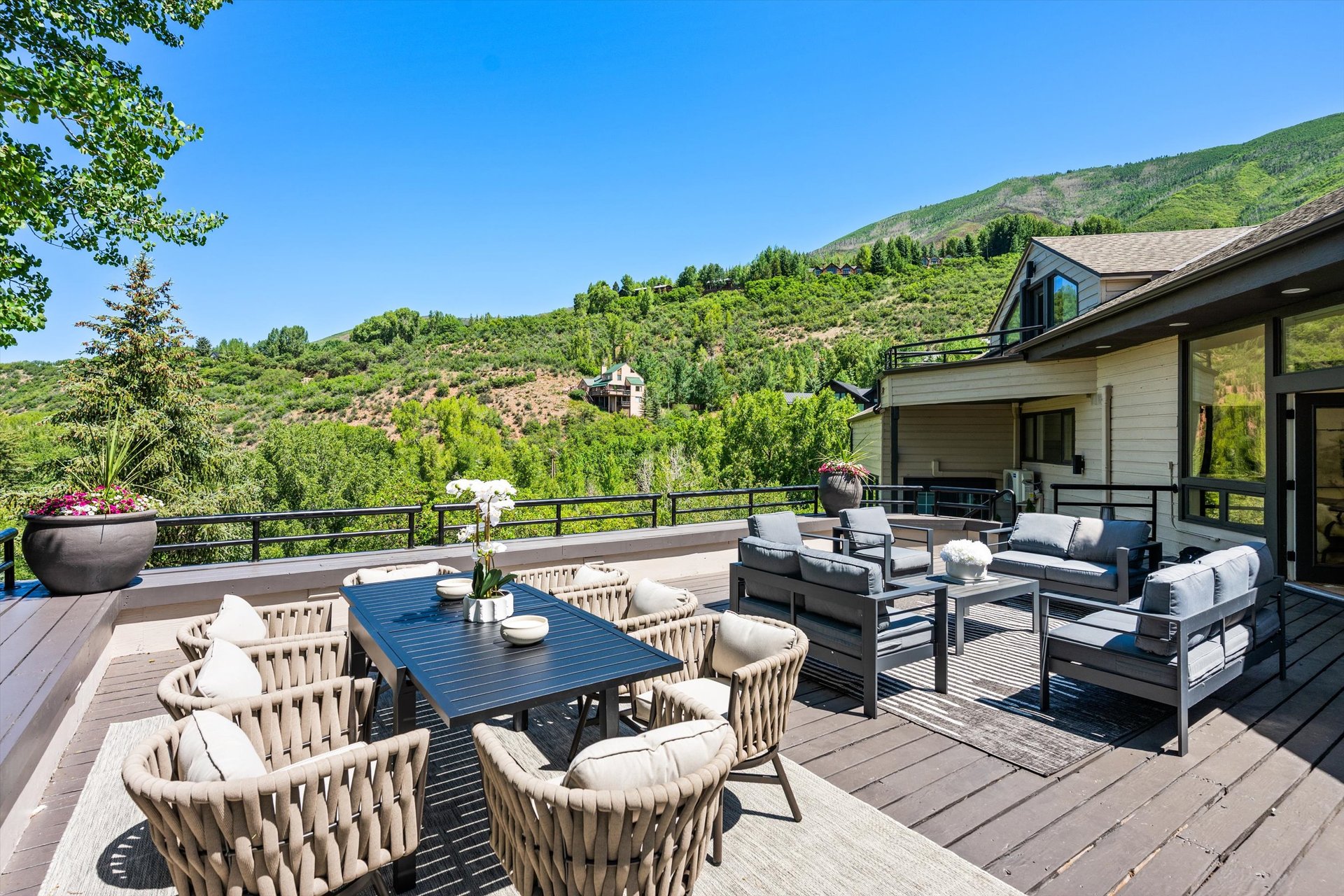 Designer Living with Unmatched Mountain Views