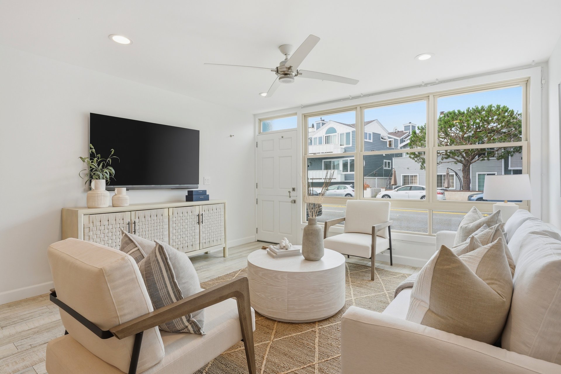 419 E Balboa