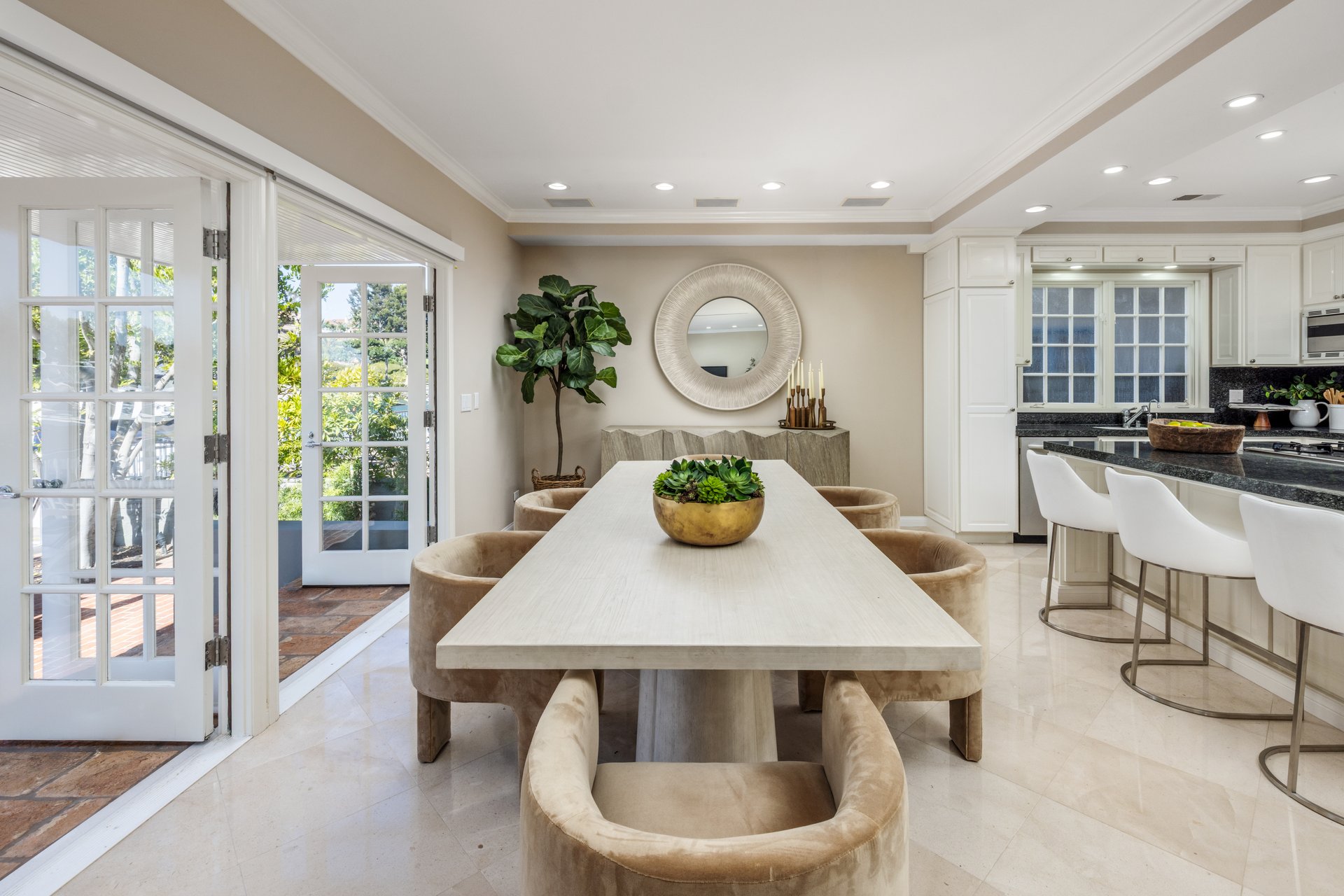 736 Harbor Island Drive 