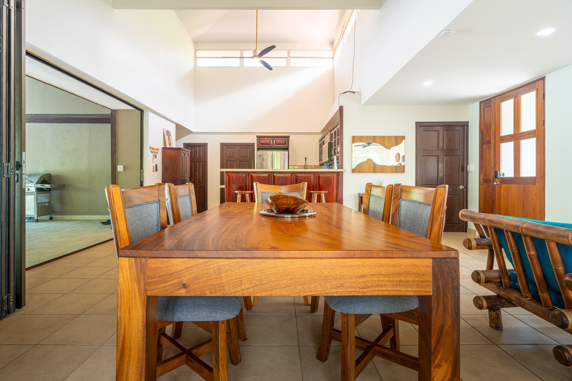 Casa Luna, 3bed /3bath Private Oasis, Convenient Location