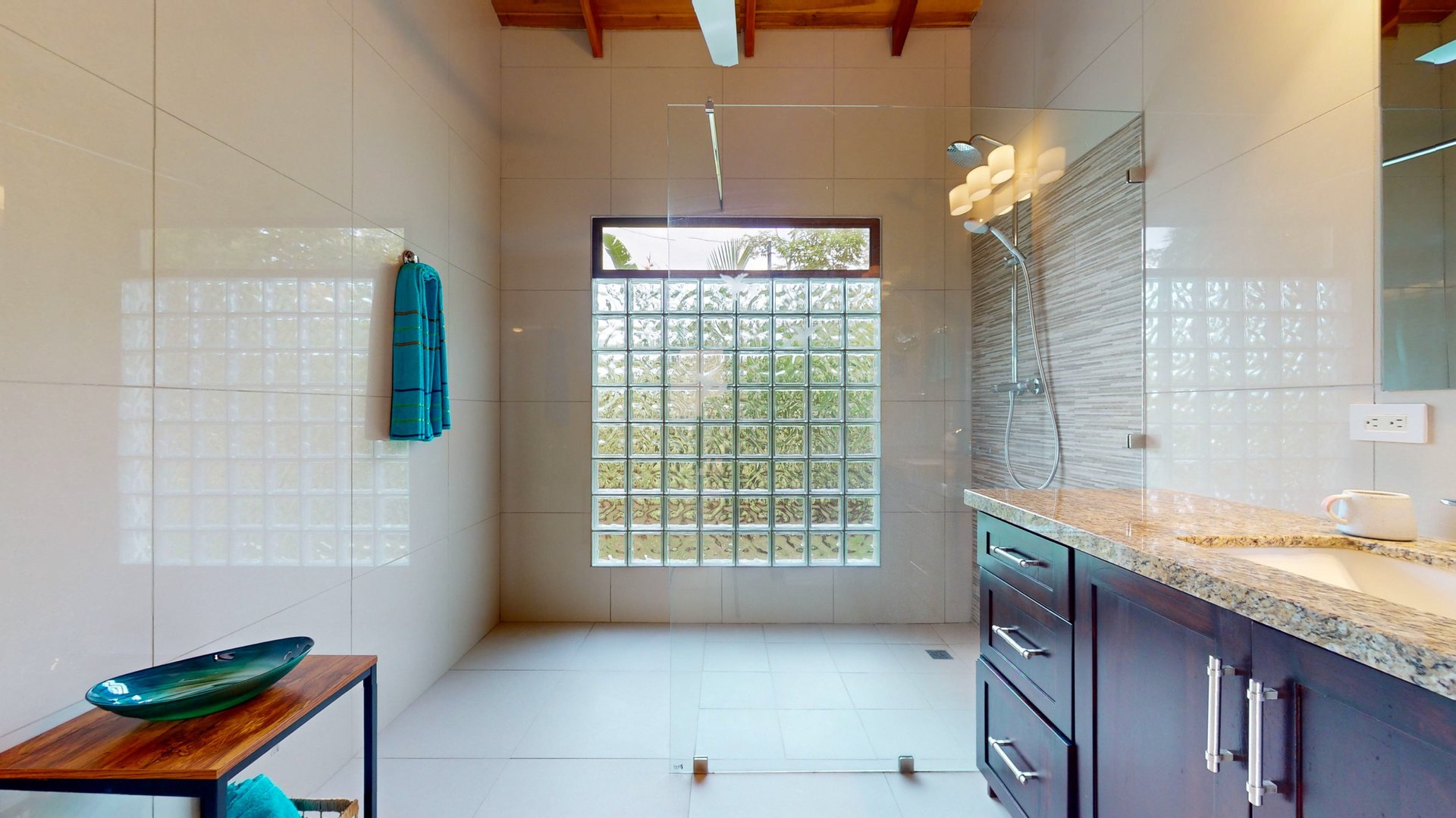 House for Sale in Chontales, Costa Rica—Ocean Views, Solar Power, and Modern Comforts