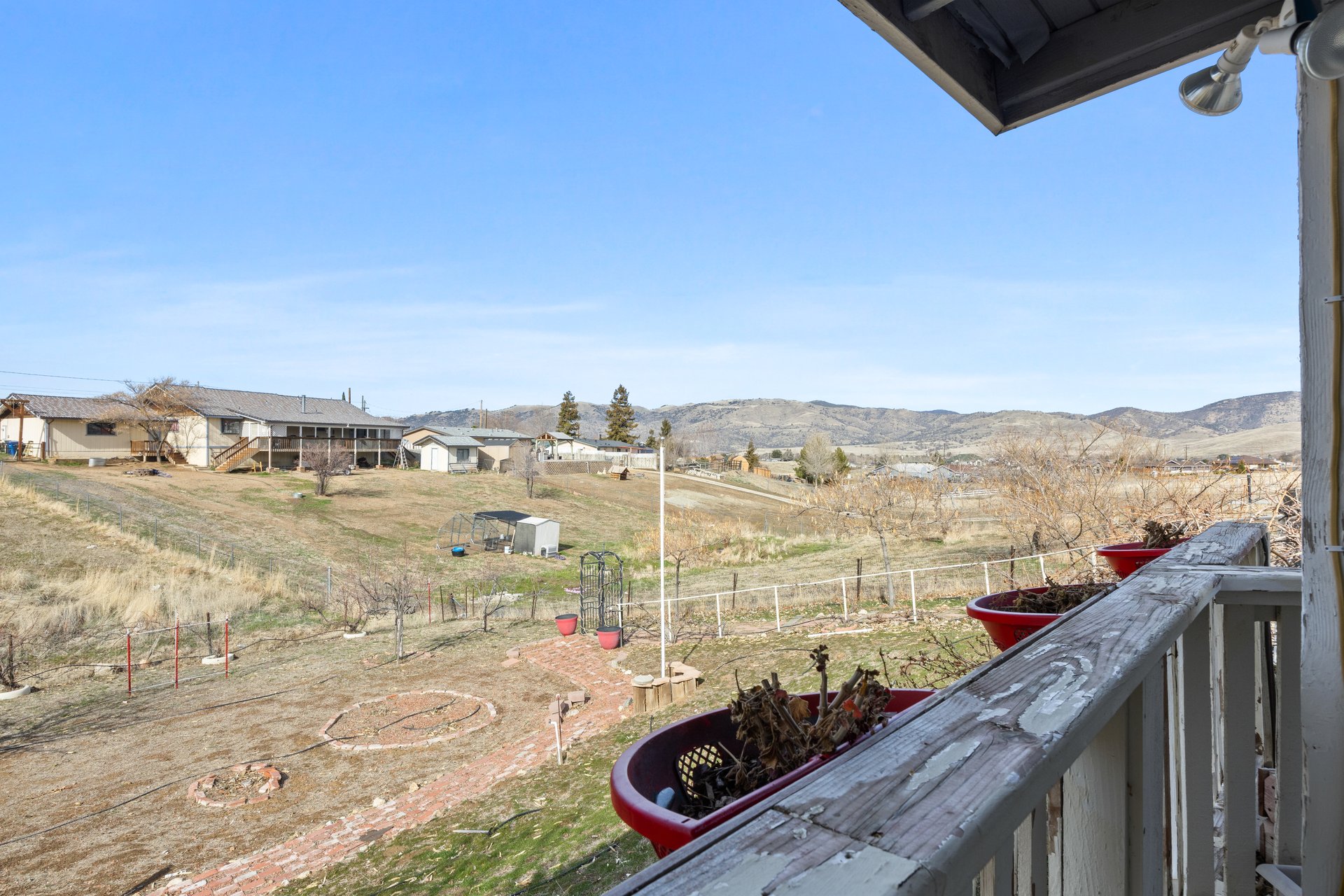 Charming Cul-de-Sac Home in East Golden Hills – 21941 Fig Court