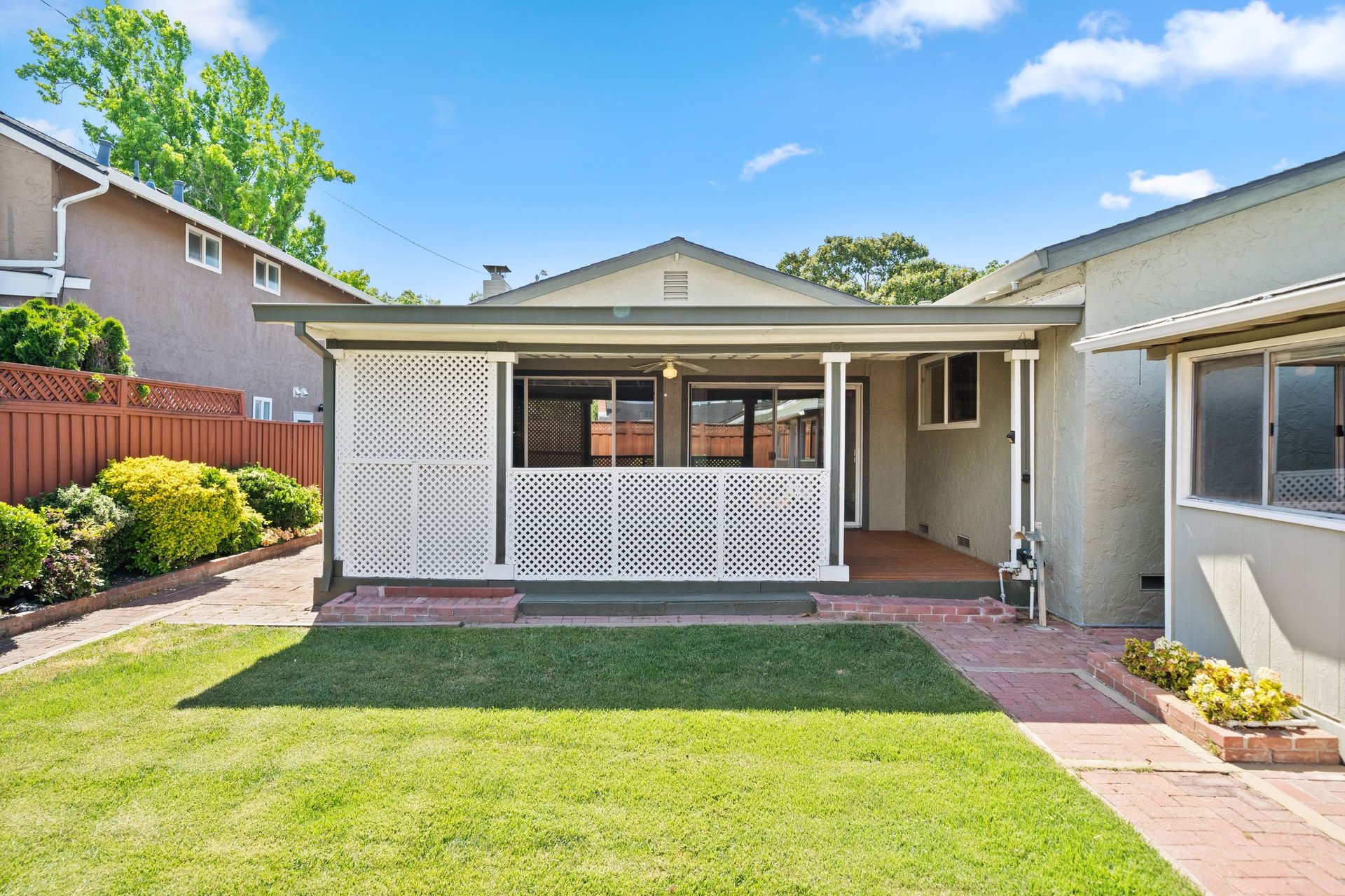 96 Lavonne Dr