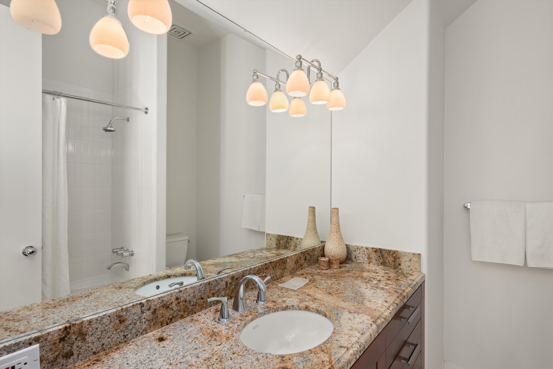 Ski-In/Ski-Out Luxury: Deerbrook Townhome