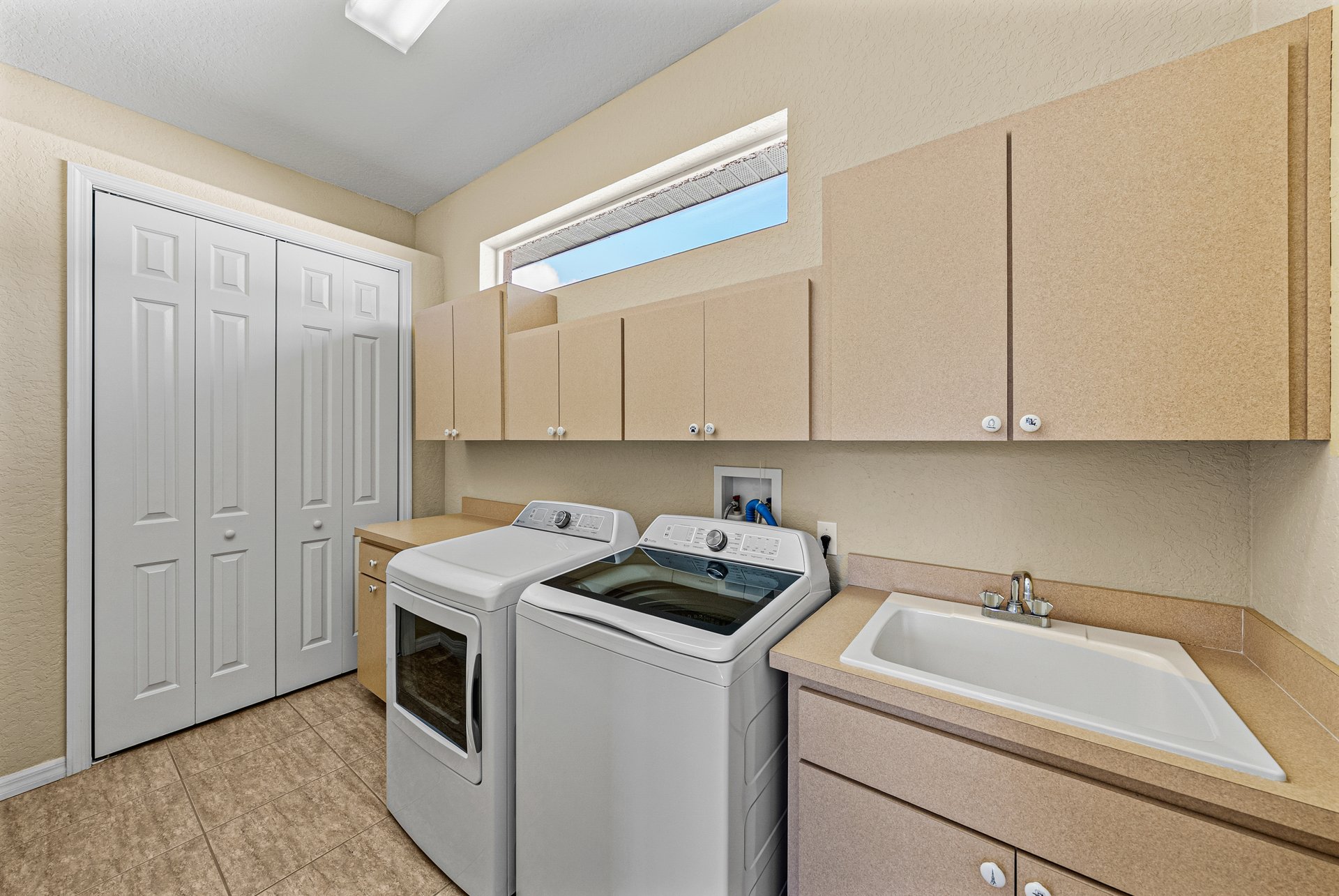 12231 WOODLANDS CIR