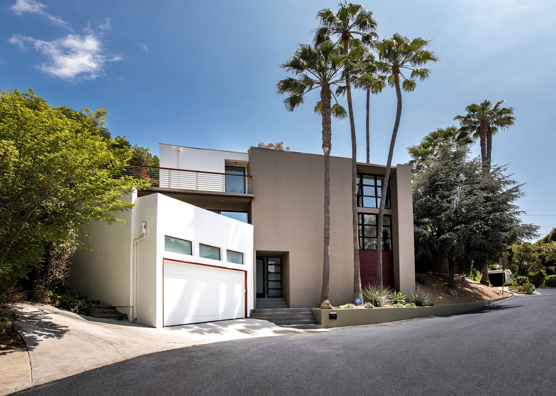 2506 Rinconia Dr, Hollywood Hills