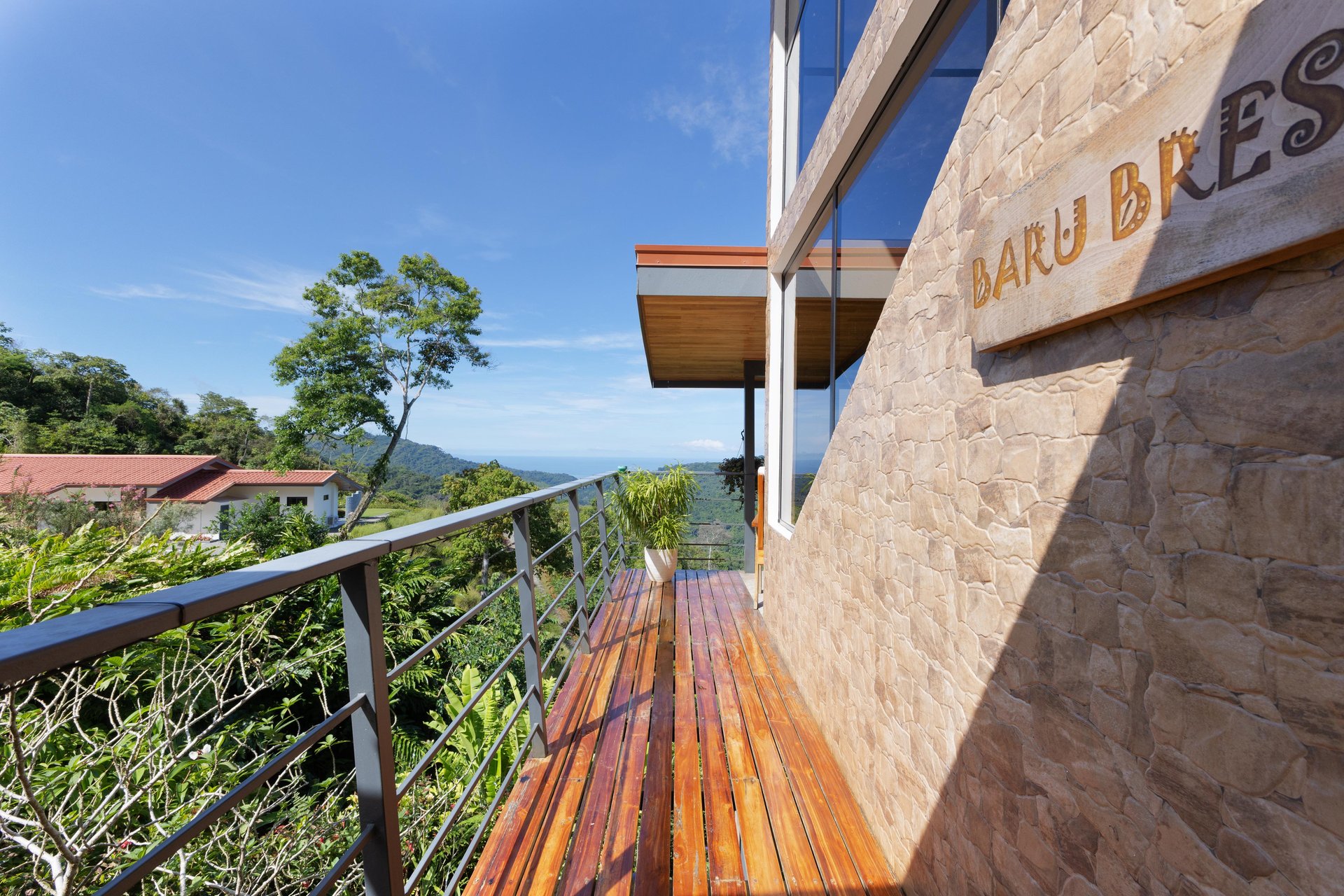 “NESTLED IN” LUXURY HOME AND GUEST HOUSE – A MOUNTAIN SANCTUARY – 3.4 ACRES