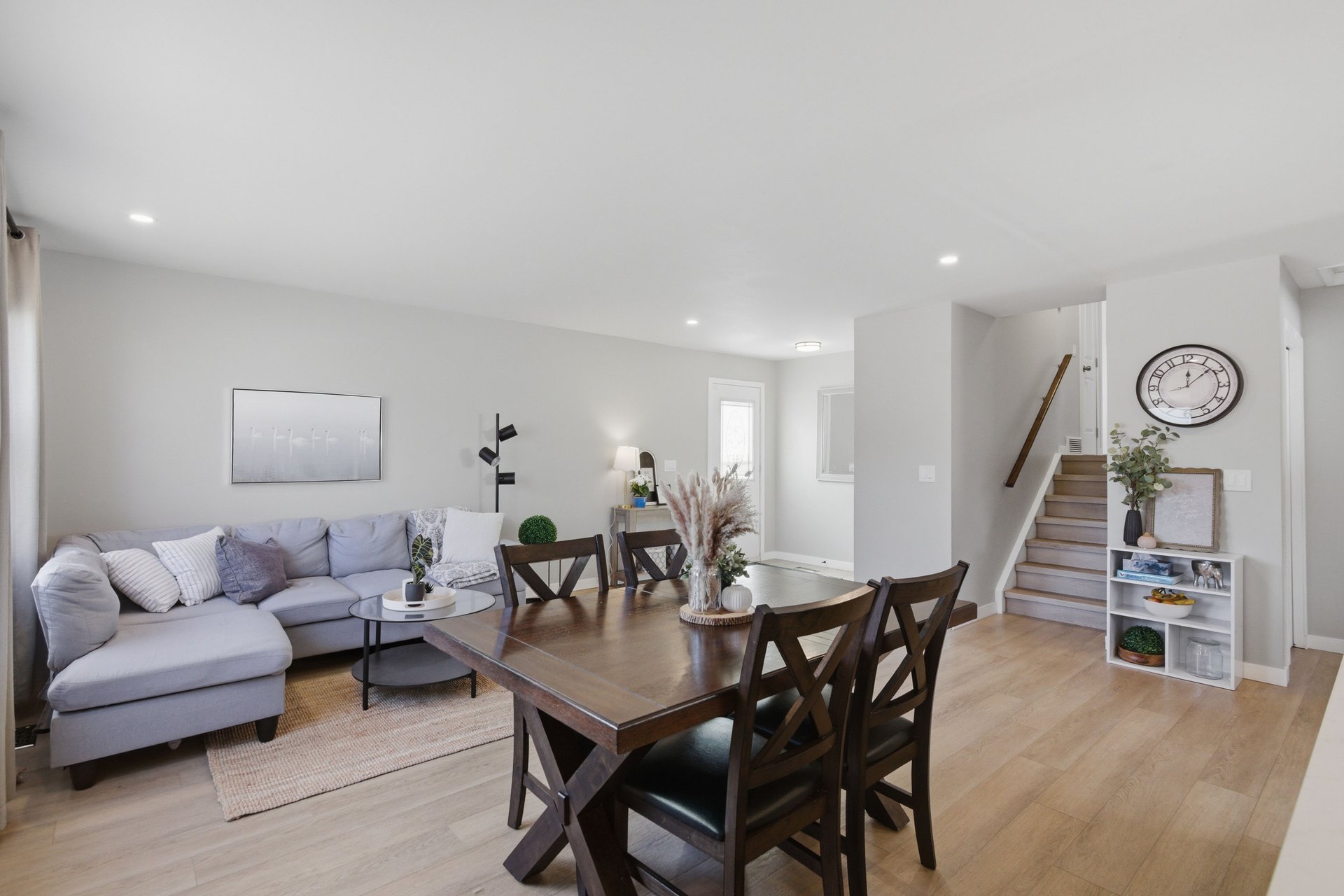 559 Deerpath Court SE