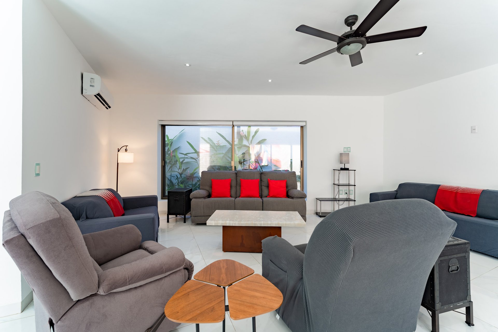 5 bedrooms, Single Family Homes, Villa de Caballos