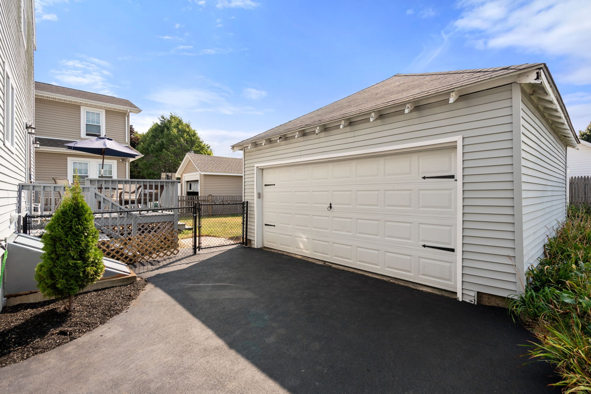 11 Williams St