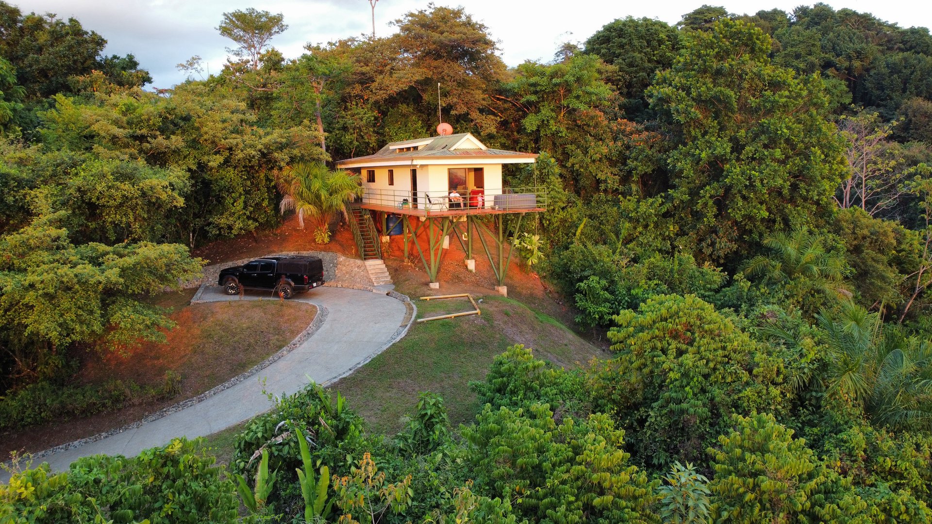 Villa Vista Hermosa | Nature refuge sorrounded by lush jungle and beautiful views